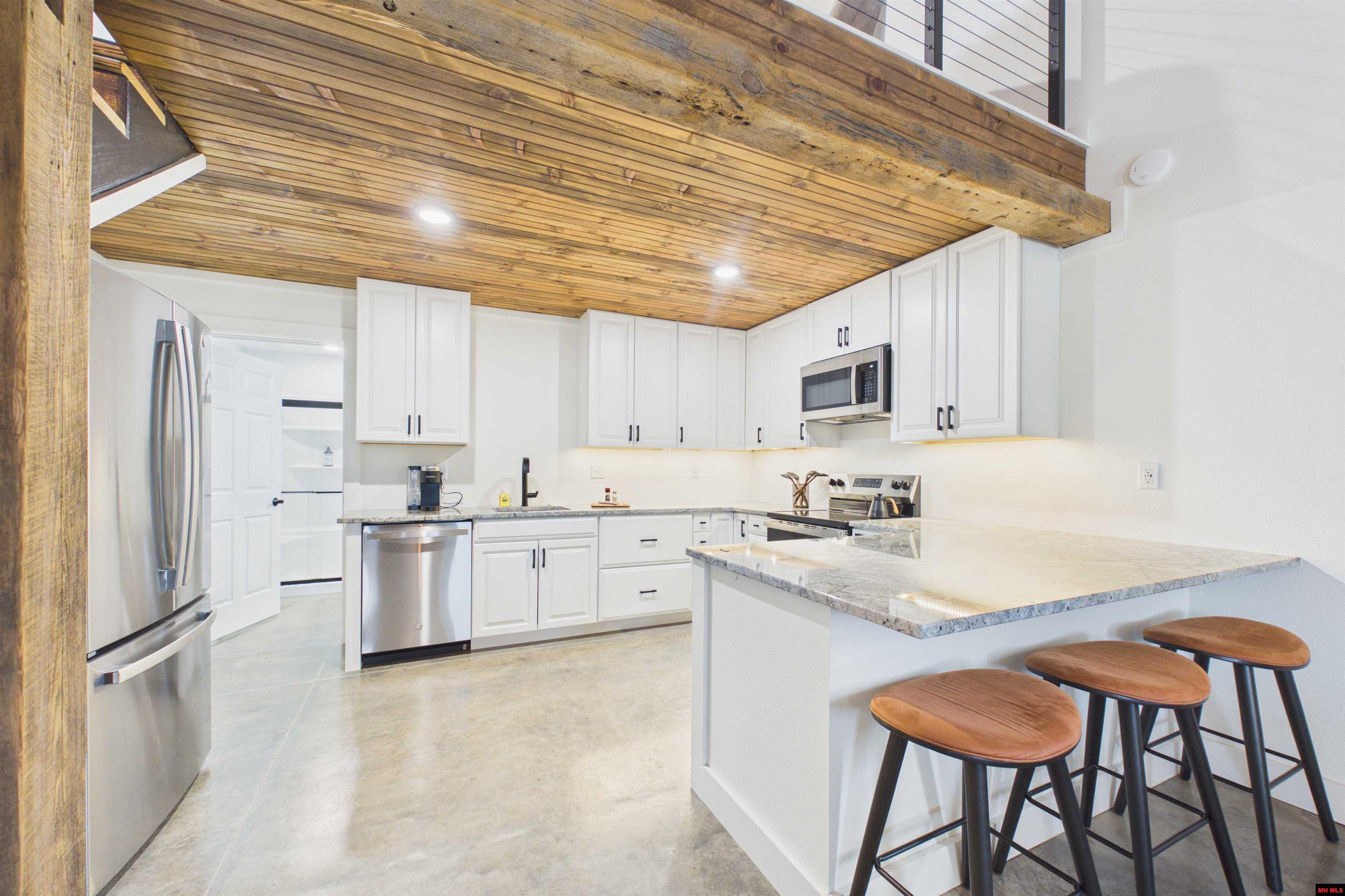 359 CR 138 Wasola, MO 65773