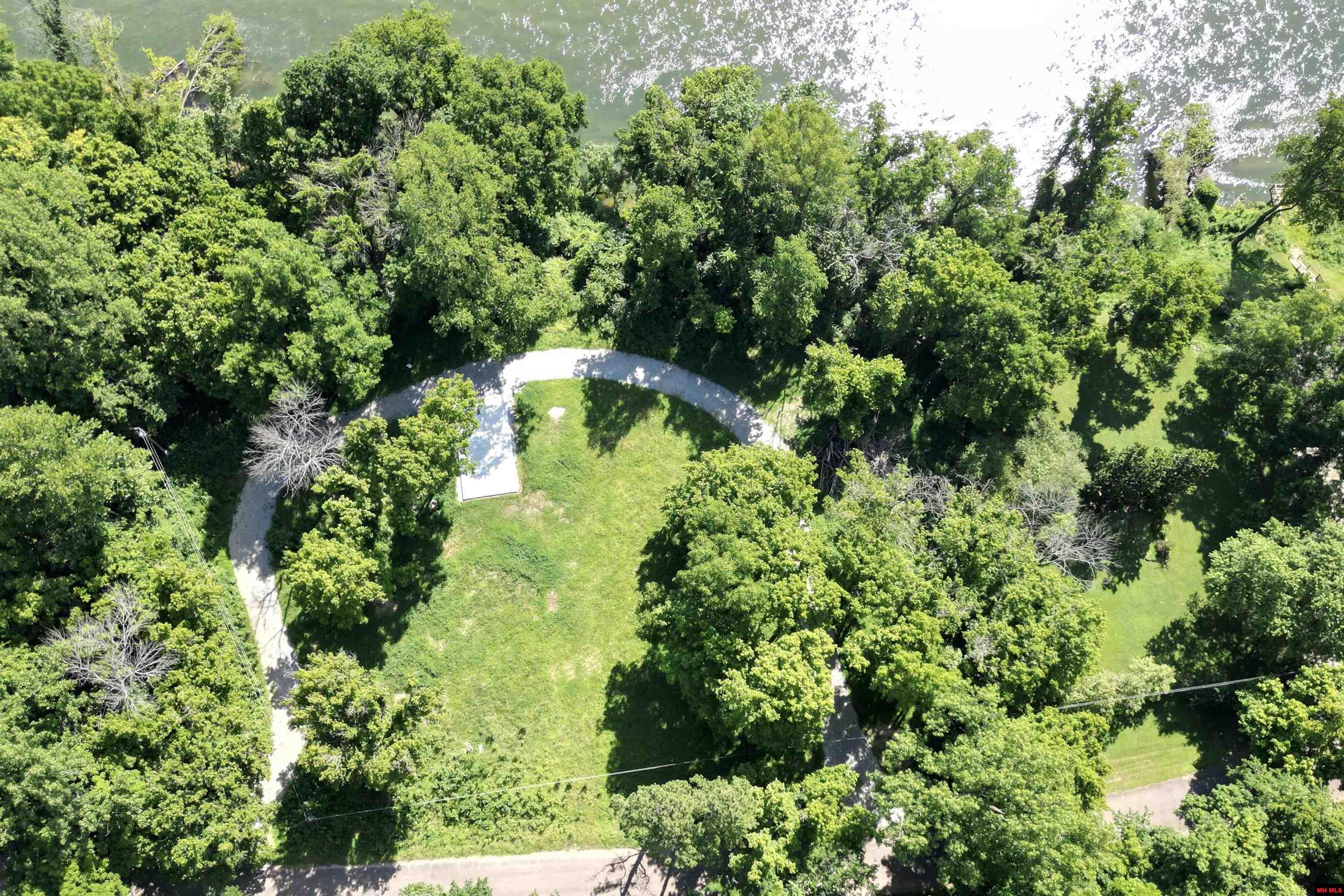 1566 Riverview Drive