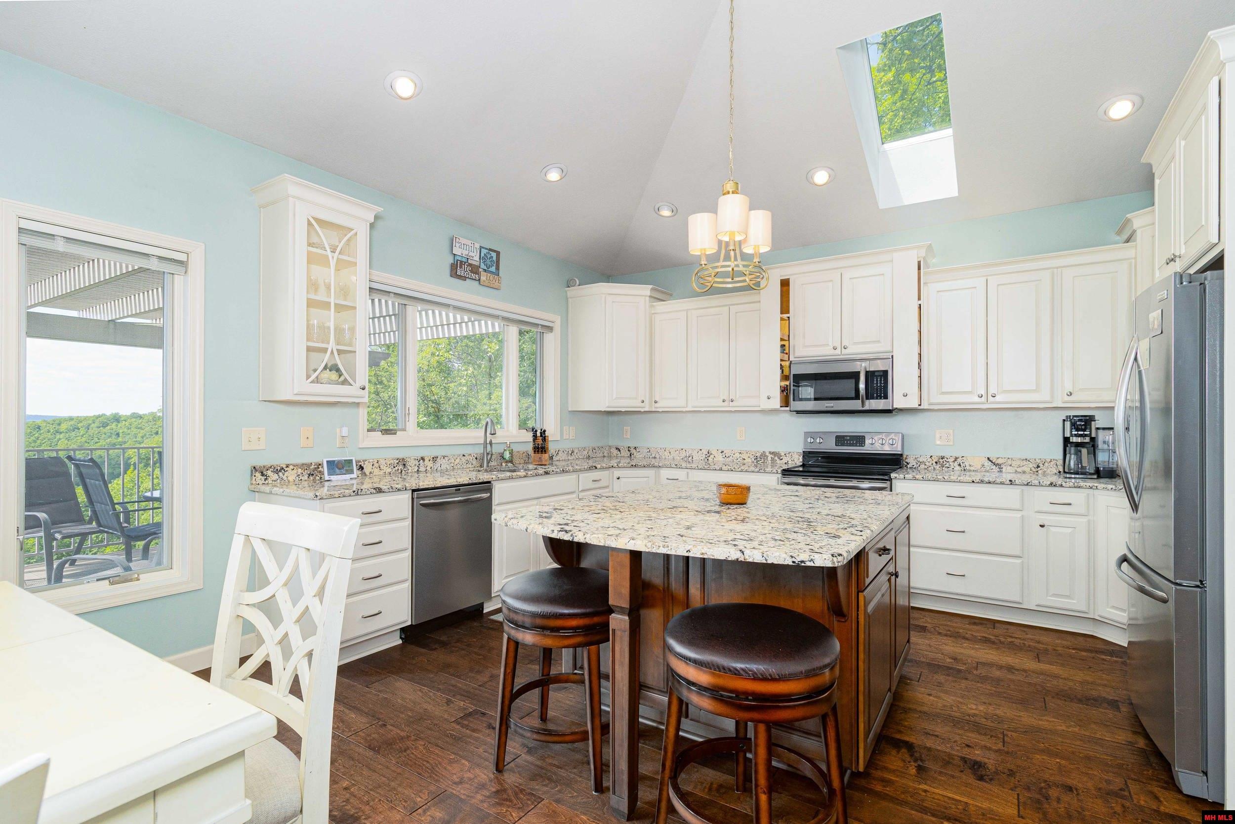 171 MC 101 Mountain Home, AR 72653
