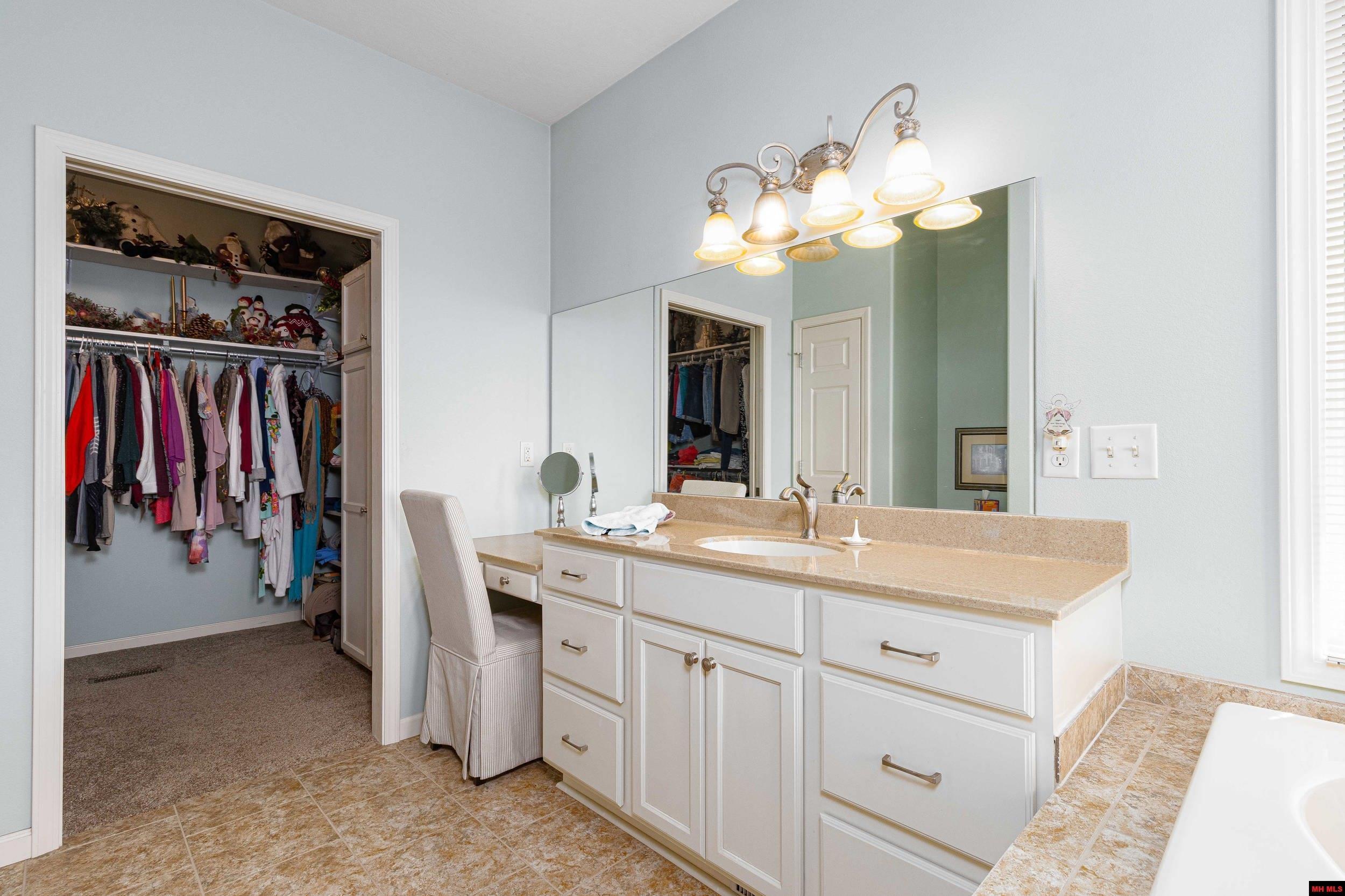 171 MC 101 Mountain Home, AR 72653