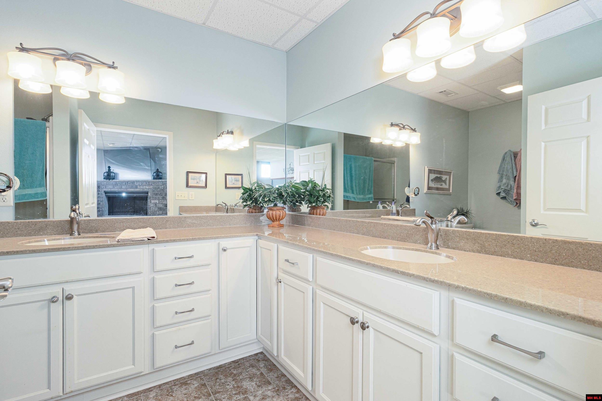 171 MC 101 Mountain Home, AR 72653