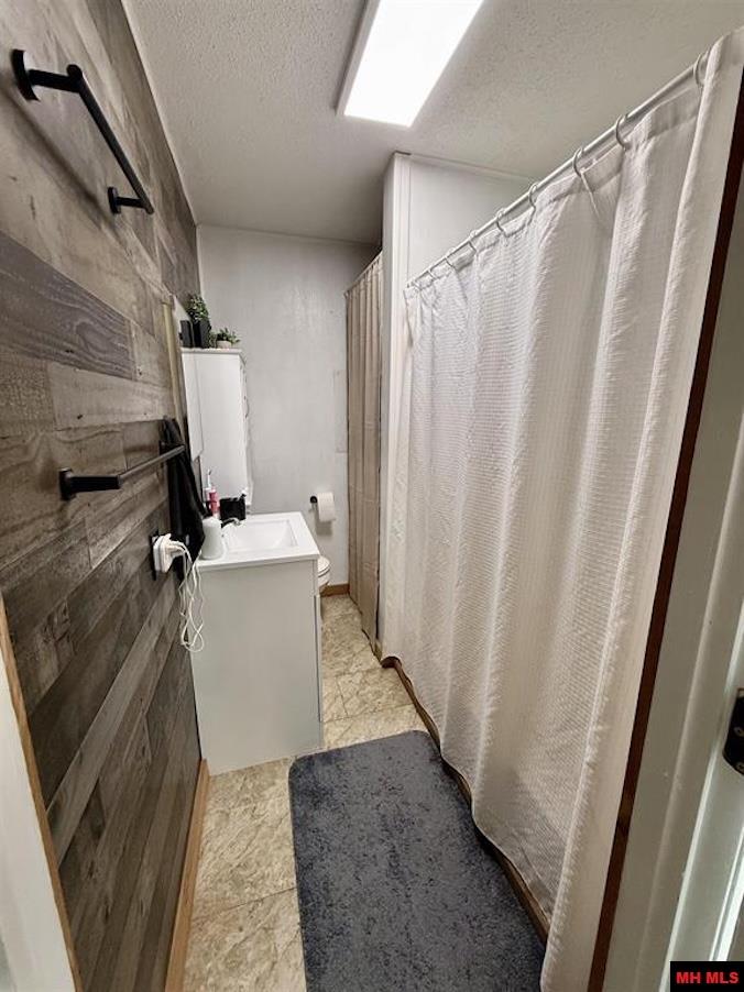 5173 Old Military Road