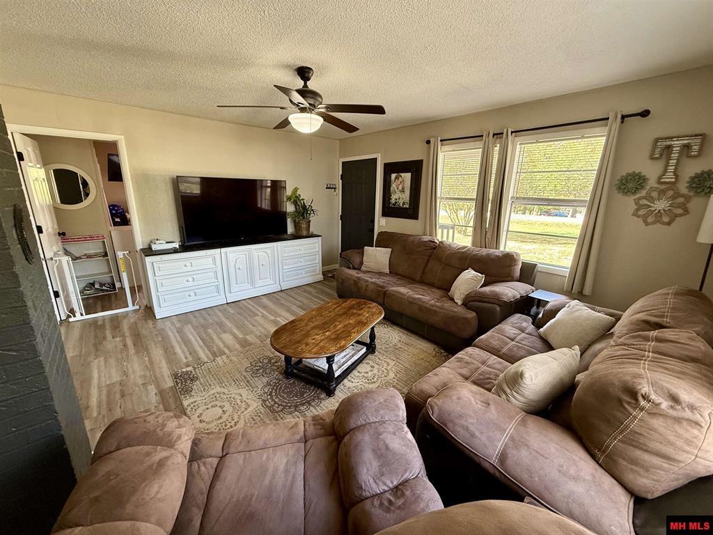 5173 Old Military Road