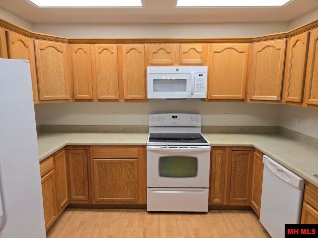 117 FERNCLIFF POINT Bull Shoals, AR 72619