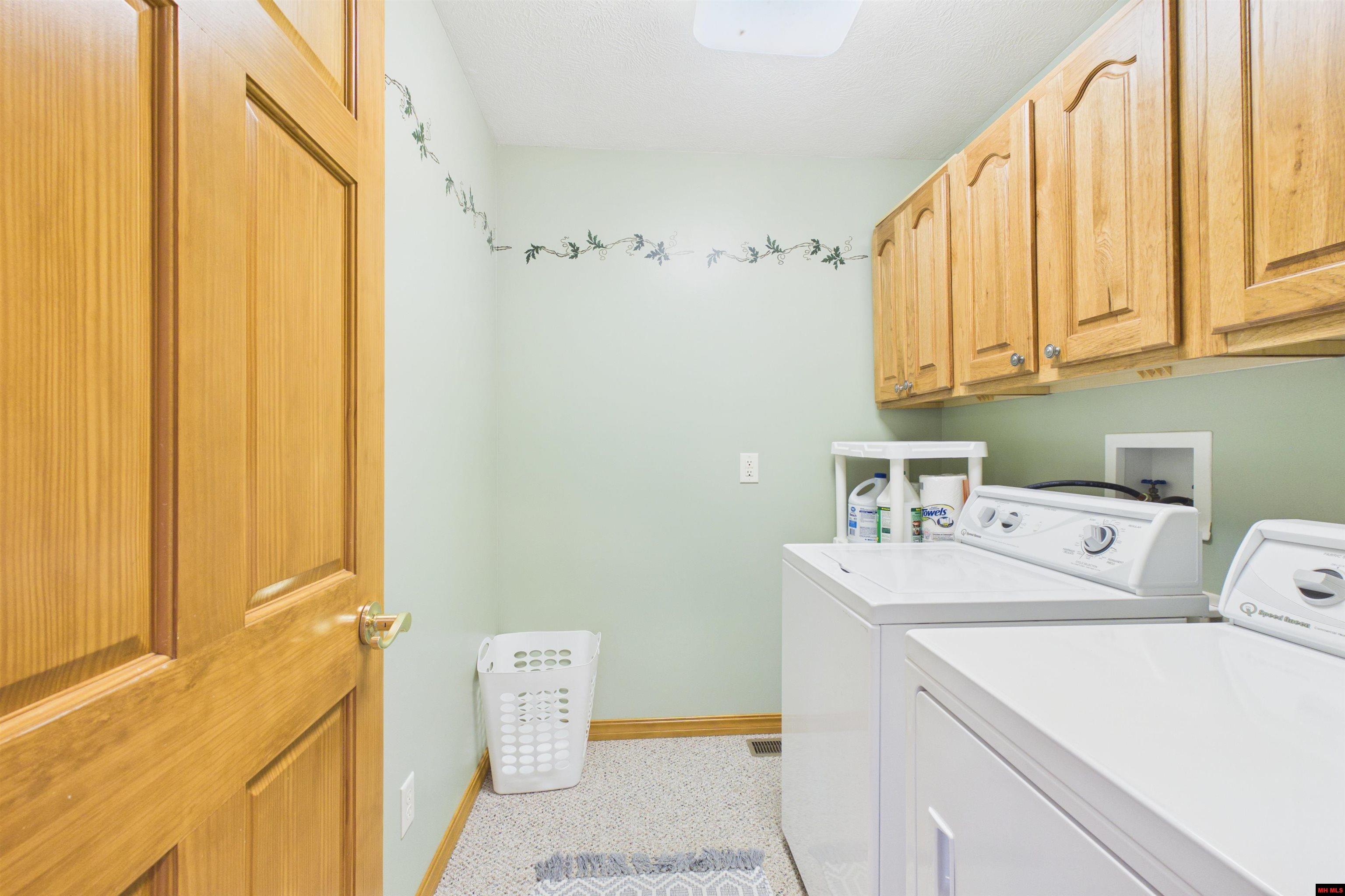 438 MC 186 Oakland, AR 72661