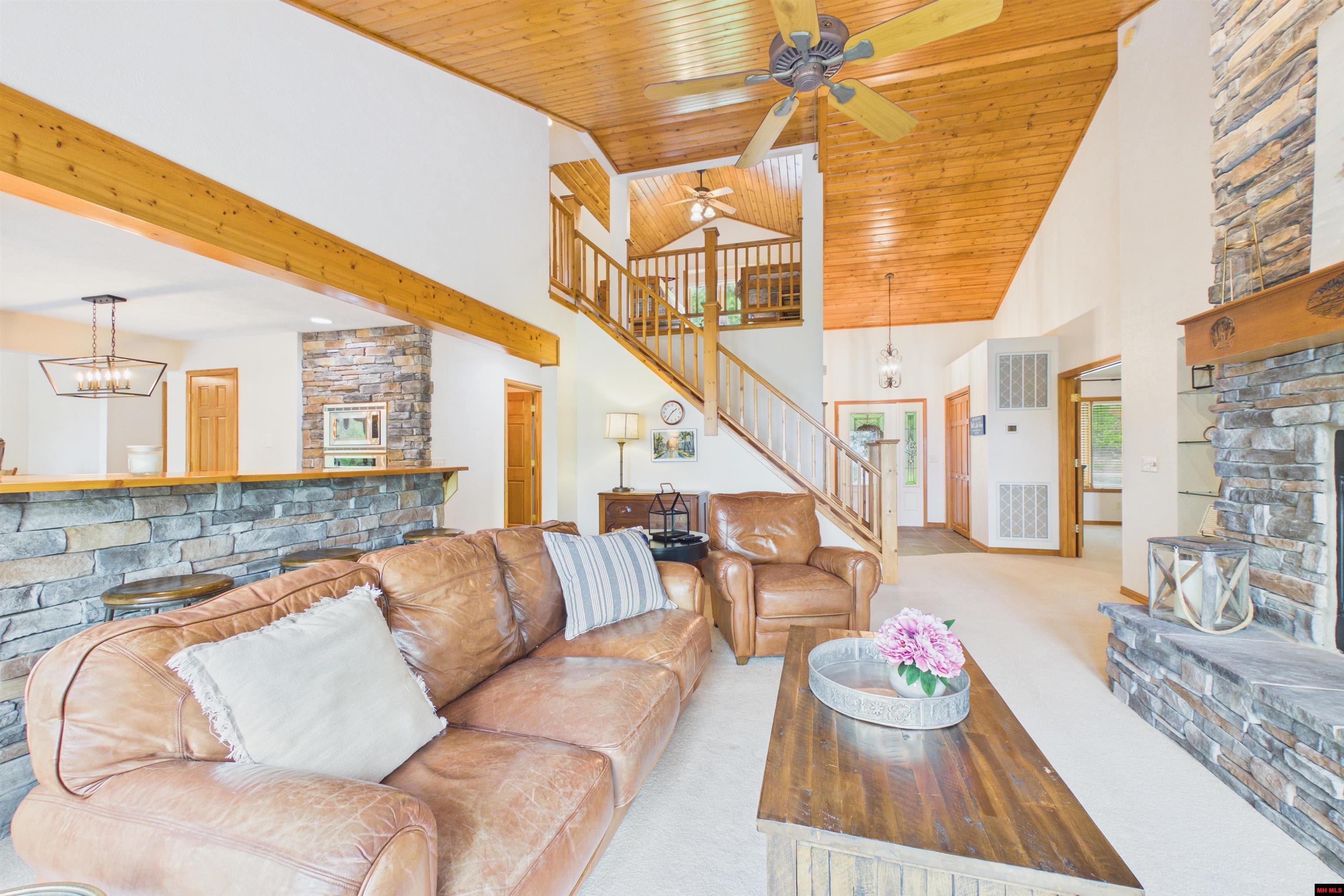 438 MC 186 Oakland, AR 72661