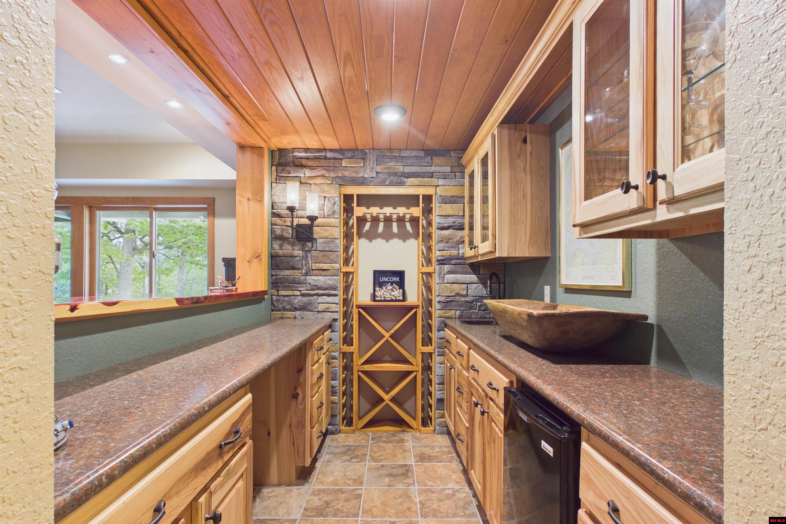438 MC 186 Oakland, AR 72661