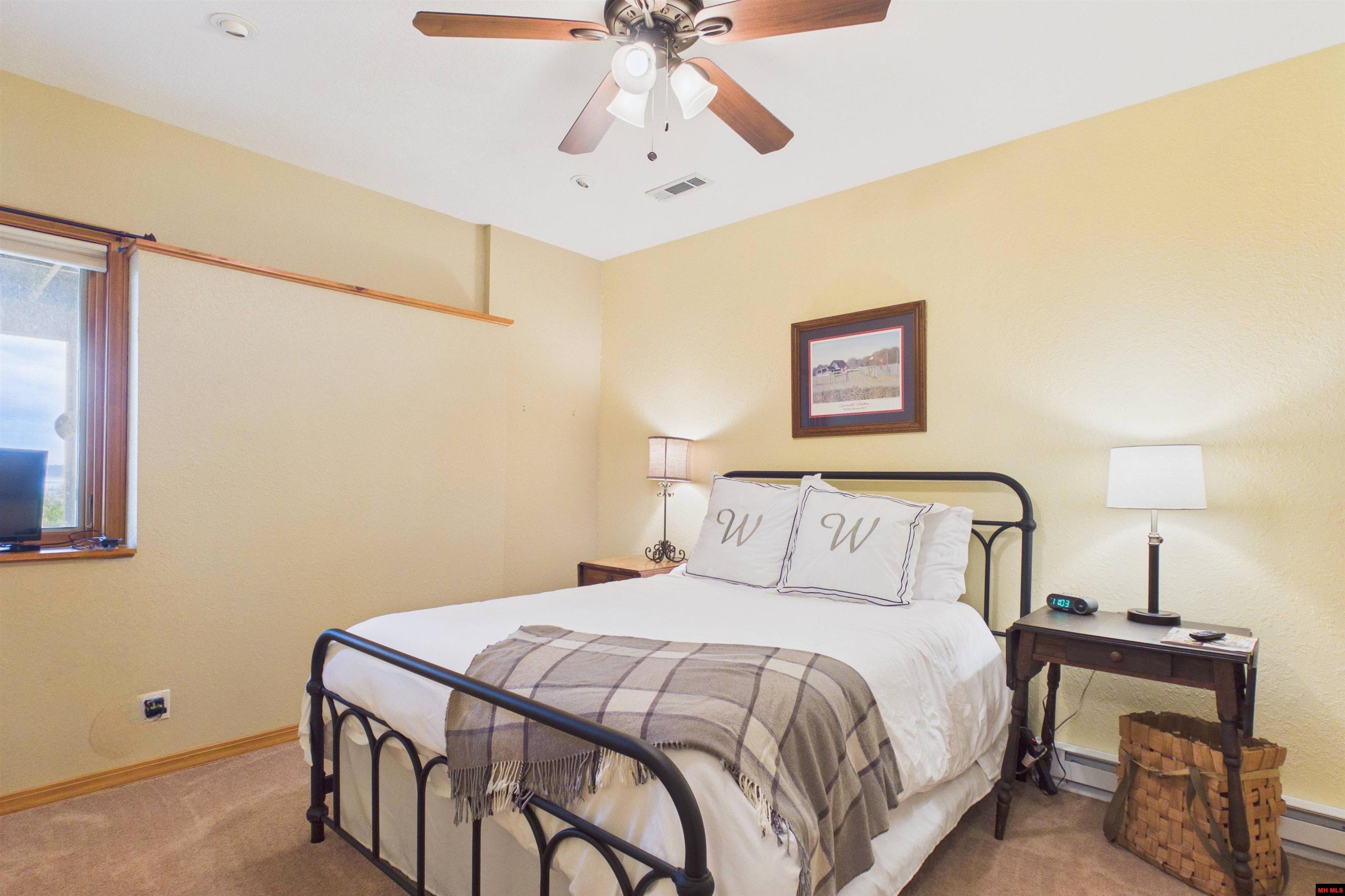 438 MC 186 Oakland, AR 72661