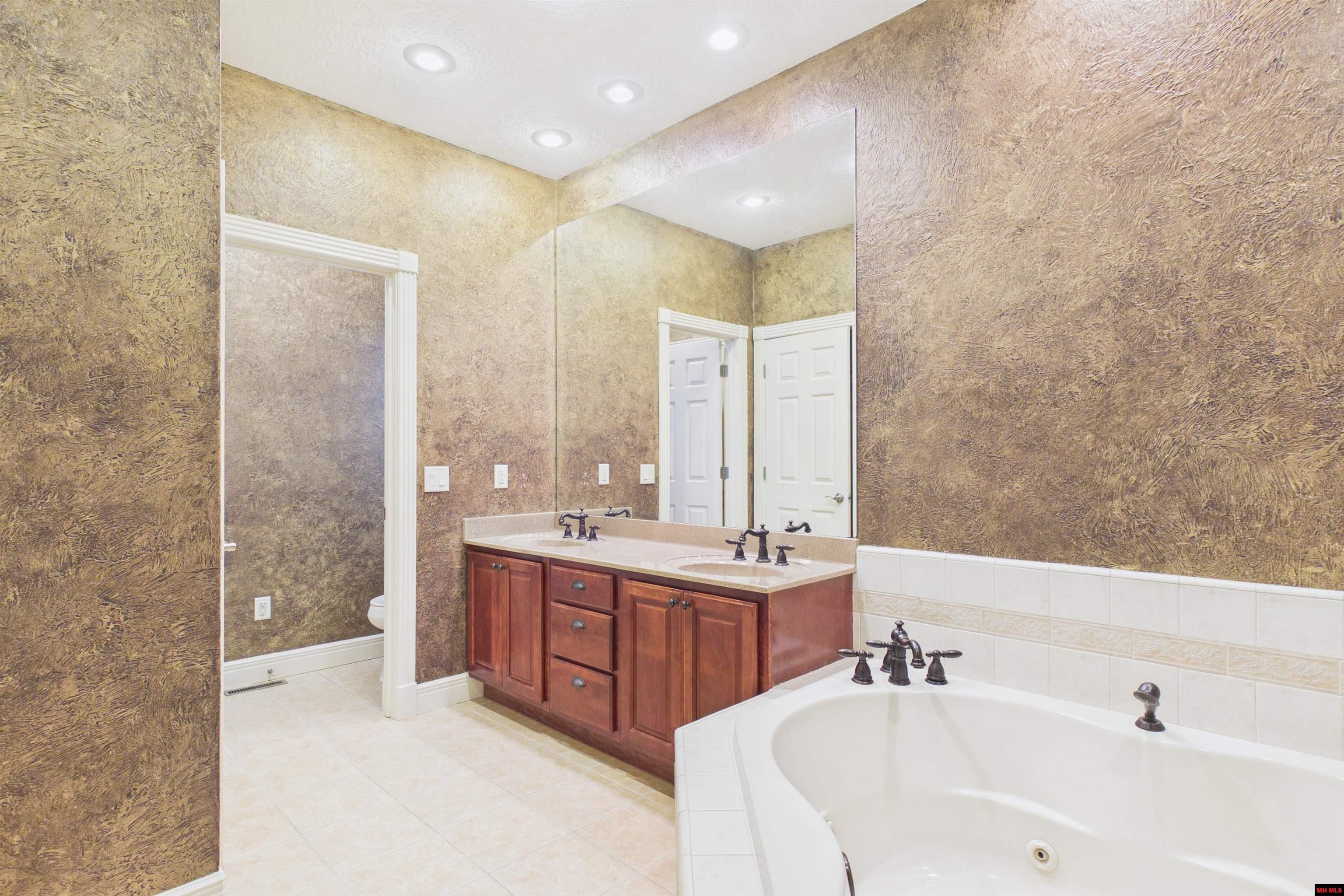 54 OAKMONT DRIVE Mountain Home, AR 72653