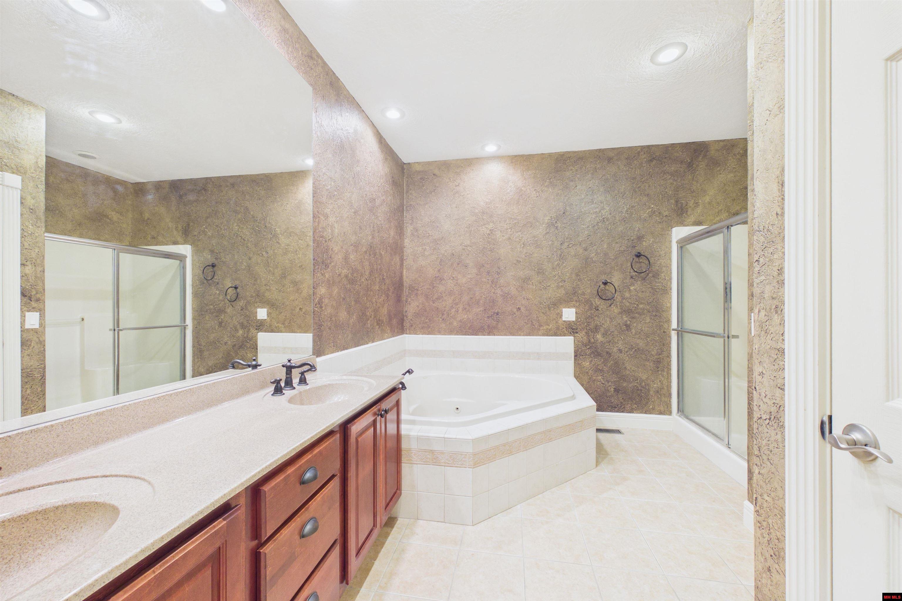 54 OAKMONT DRIVE Mountain Home, AR 72653