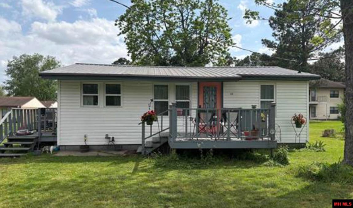 631 E Castleberry Street