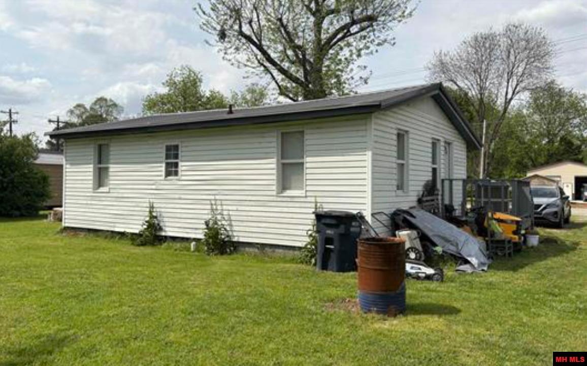 631 E Castleberry Street