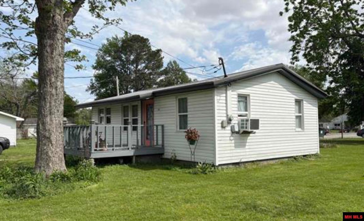 631 E Castleberry Street