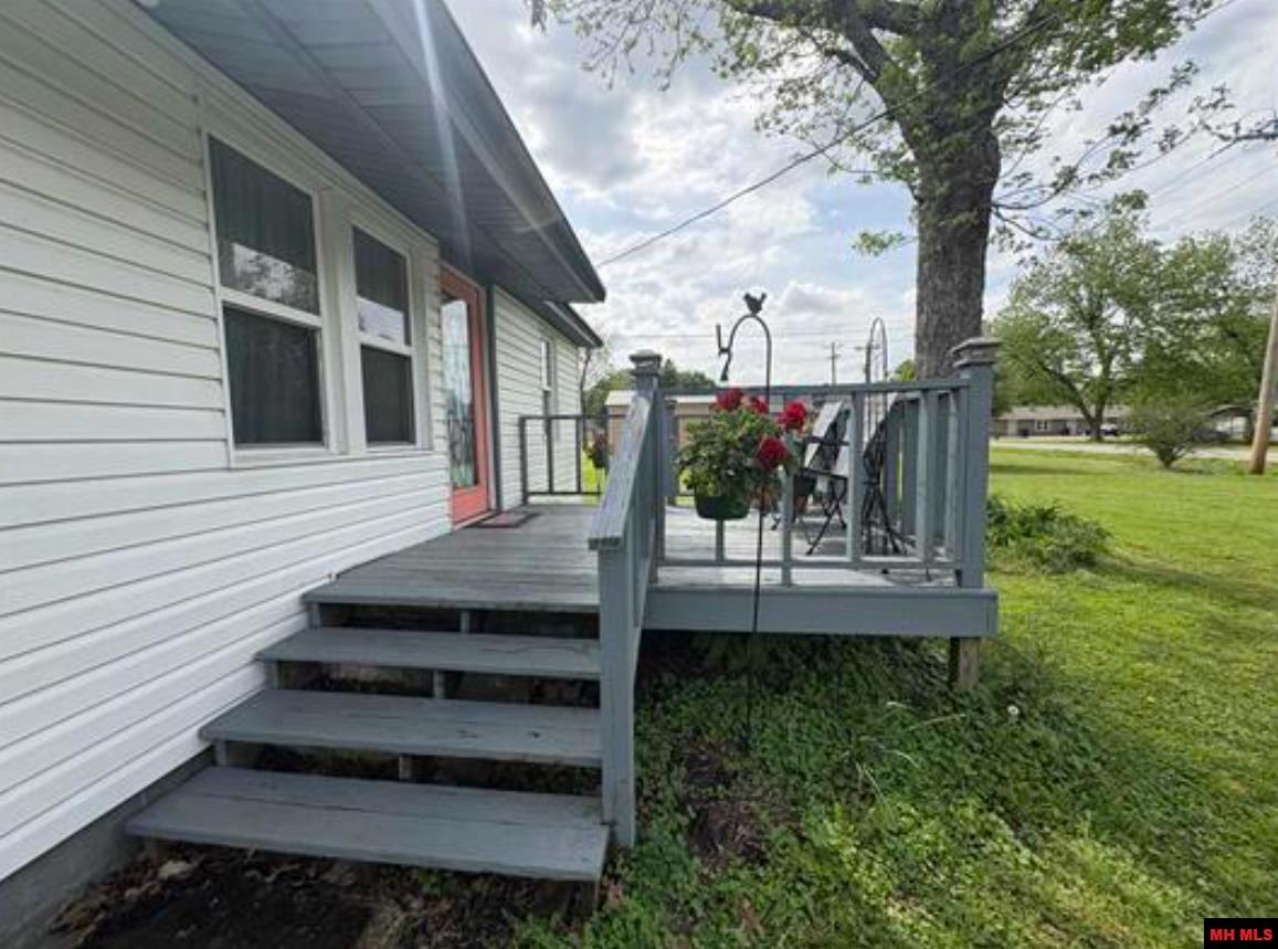 631 E Castleberry Street