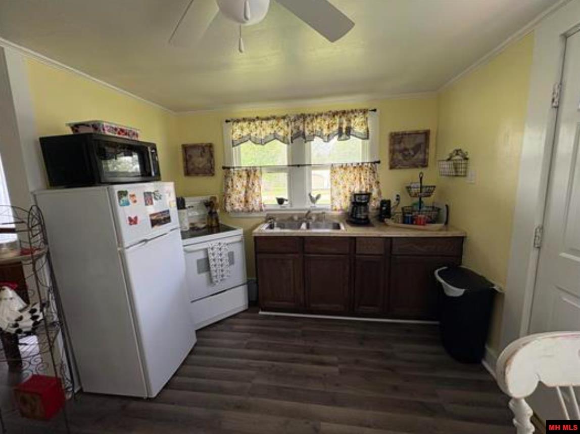 631 E Castleberry Street