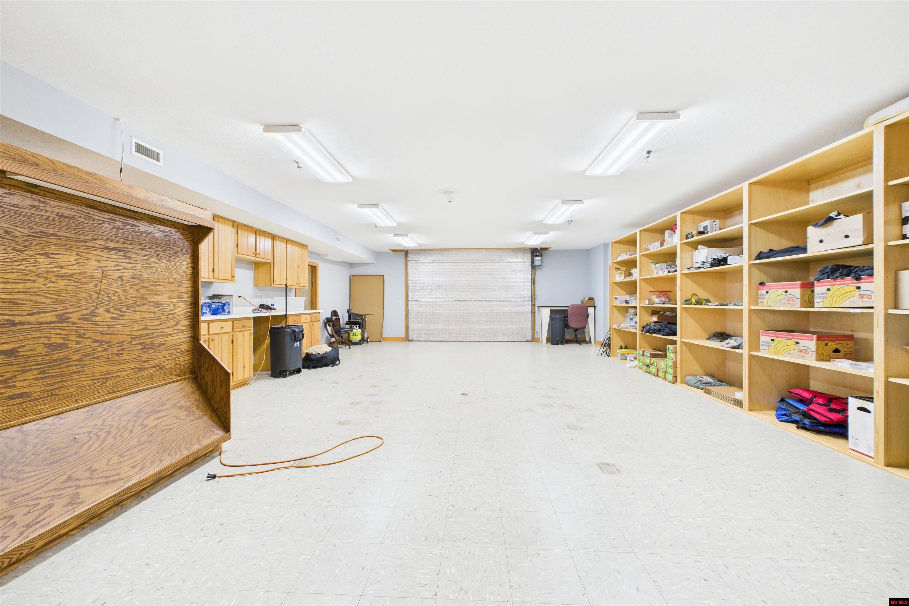 25 AIRPORT ROAD Flippin, AR