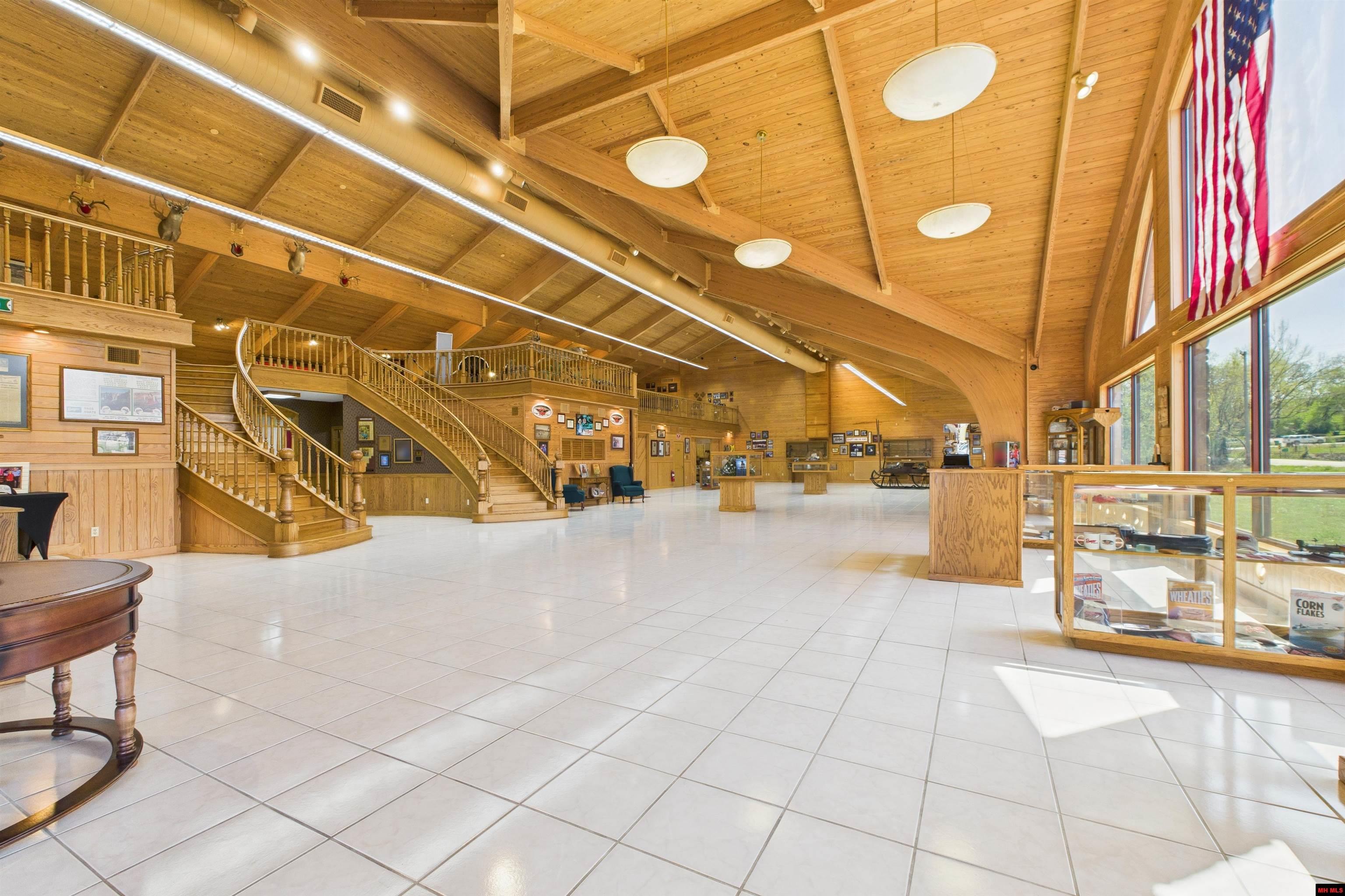 25 AIRPORT ROAD Flippin, AR