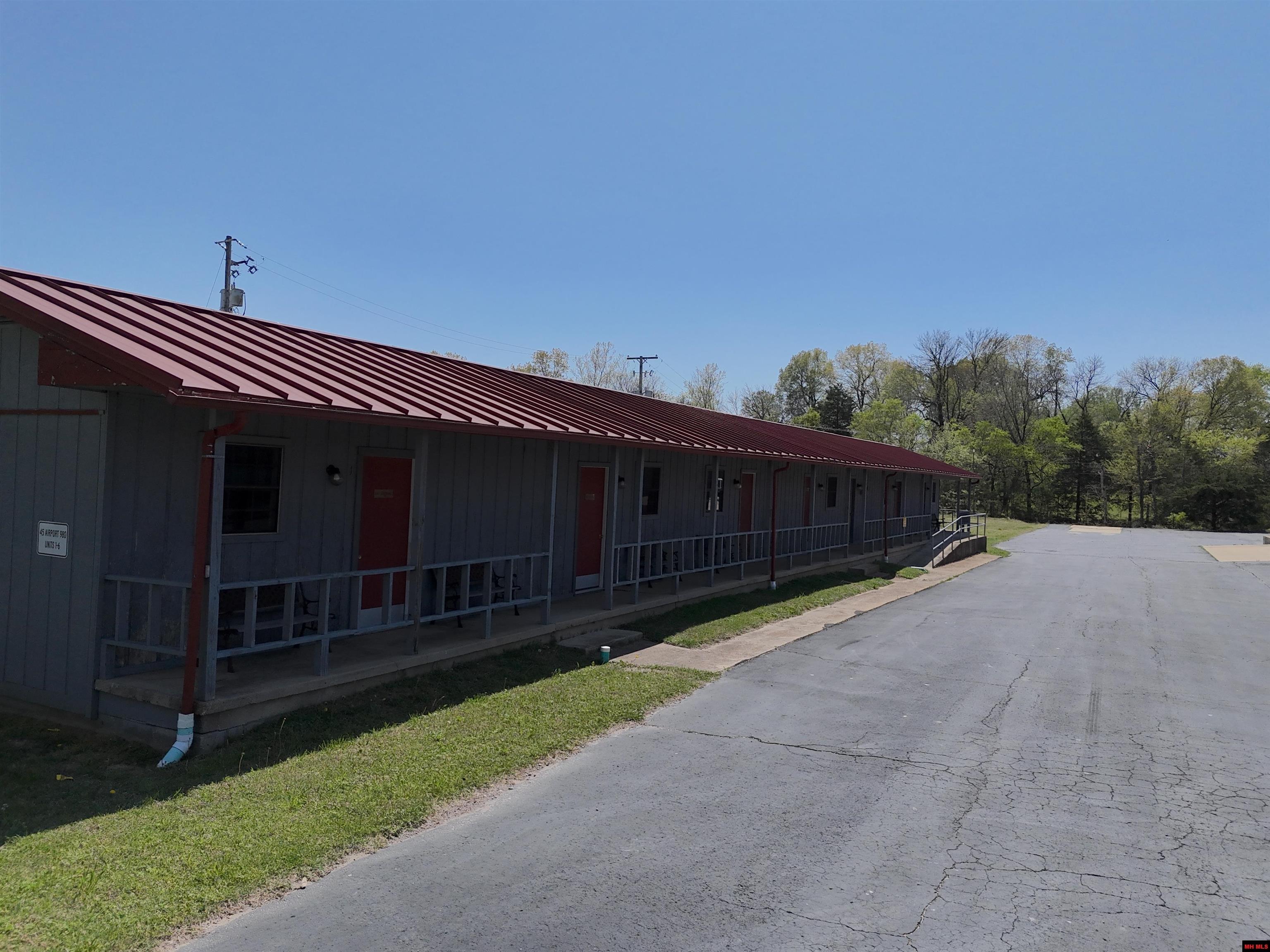 25 AIRPORT ROAD Flippin, AR