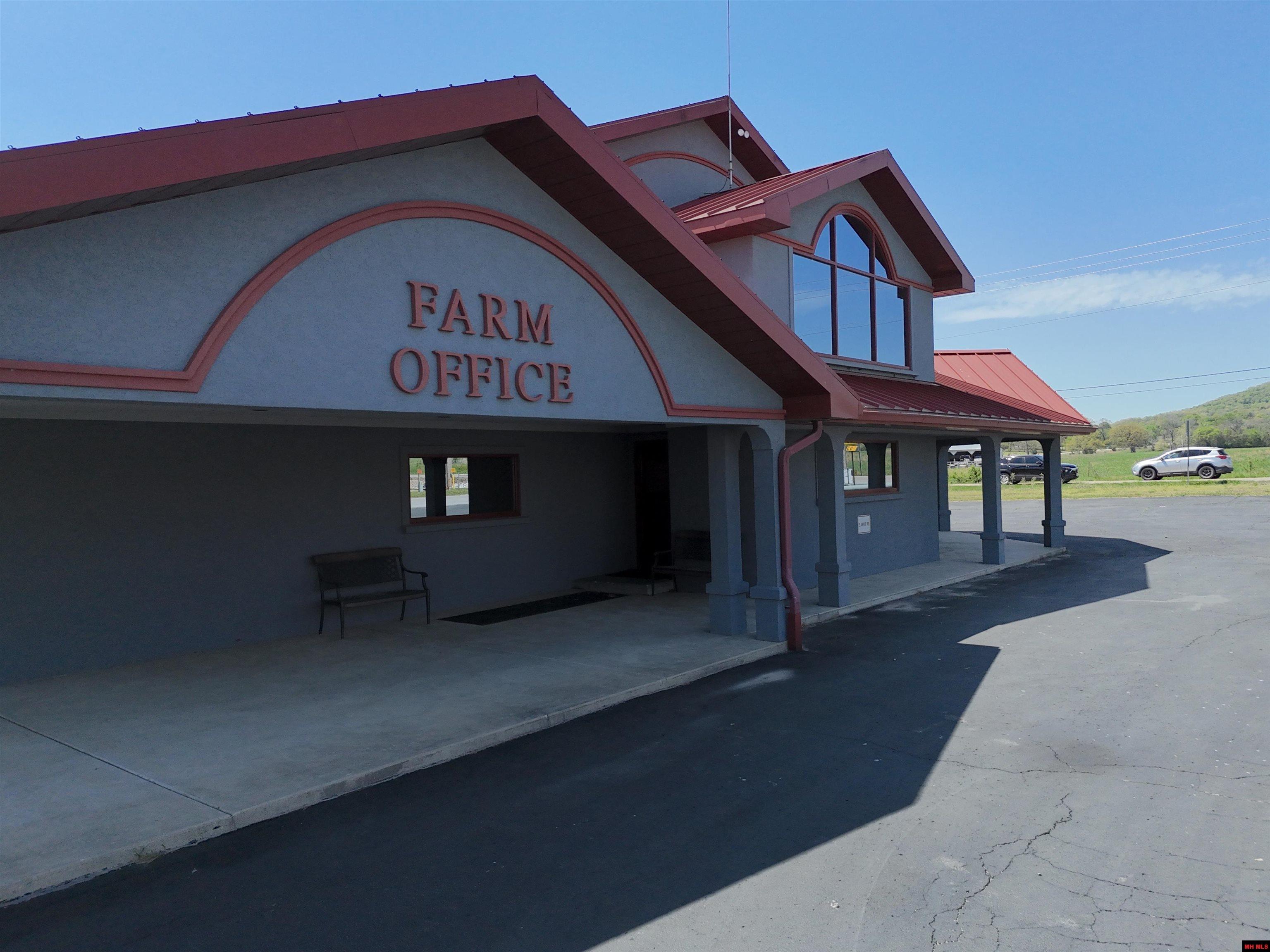 25 AIRPORT ROAD Flippin, AR