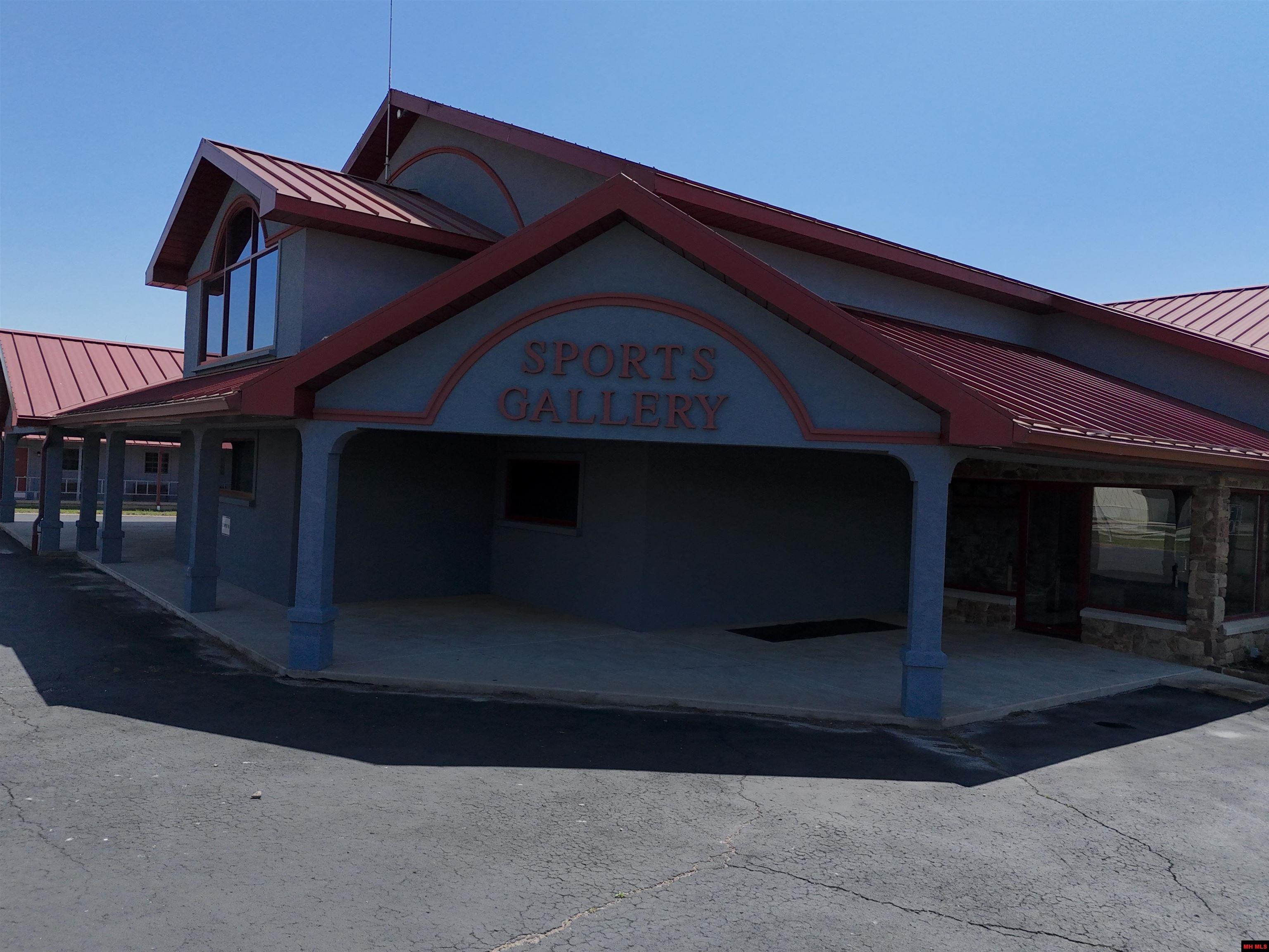 25 AIRPORT ROAD Flippin, AR