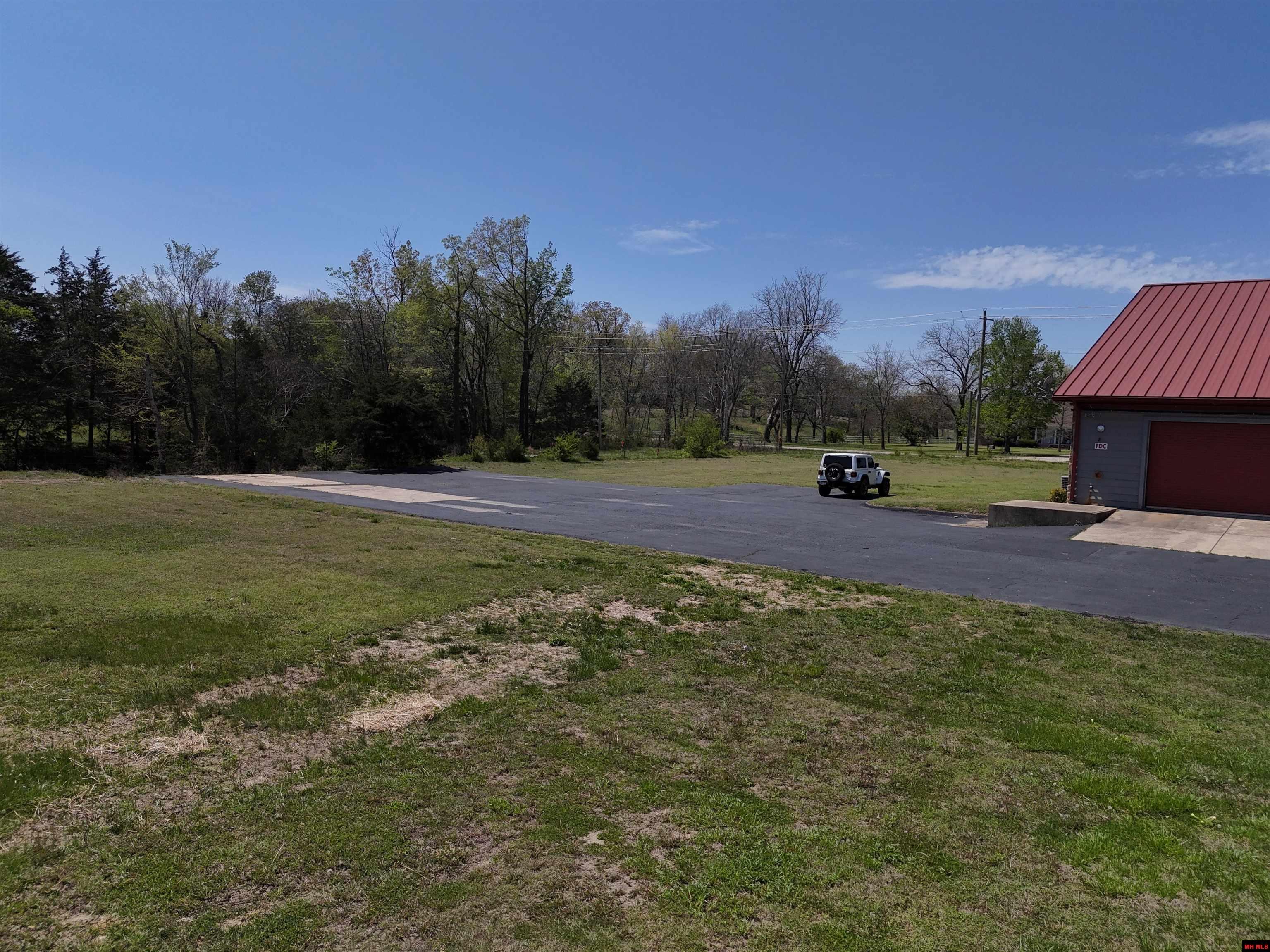 25 AIRPORT ROAD Flippin, AR