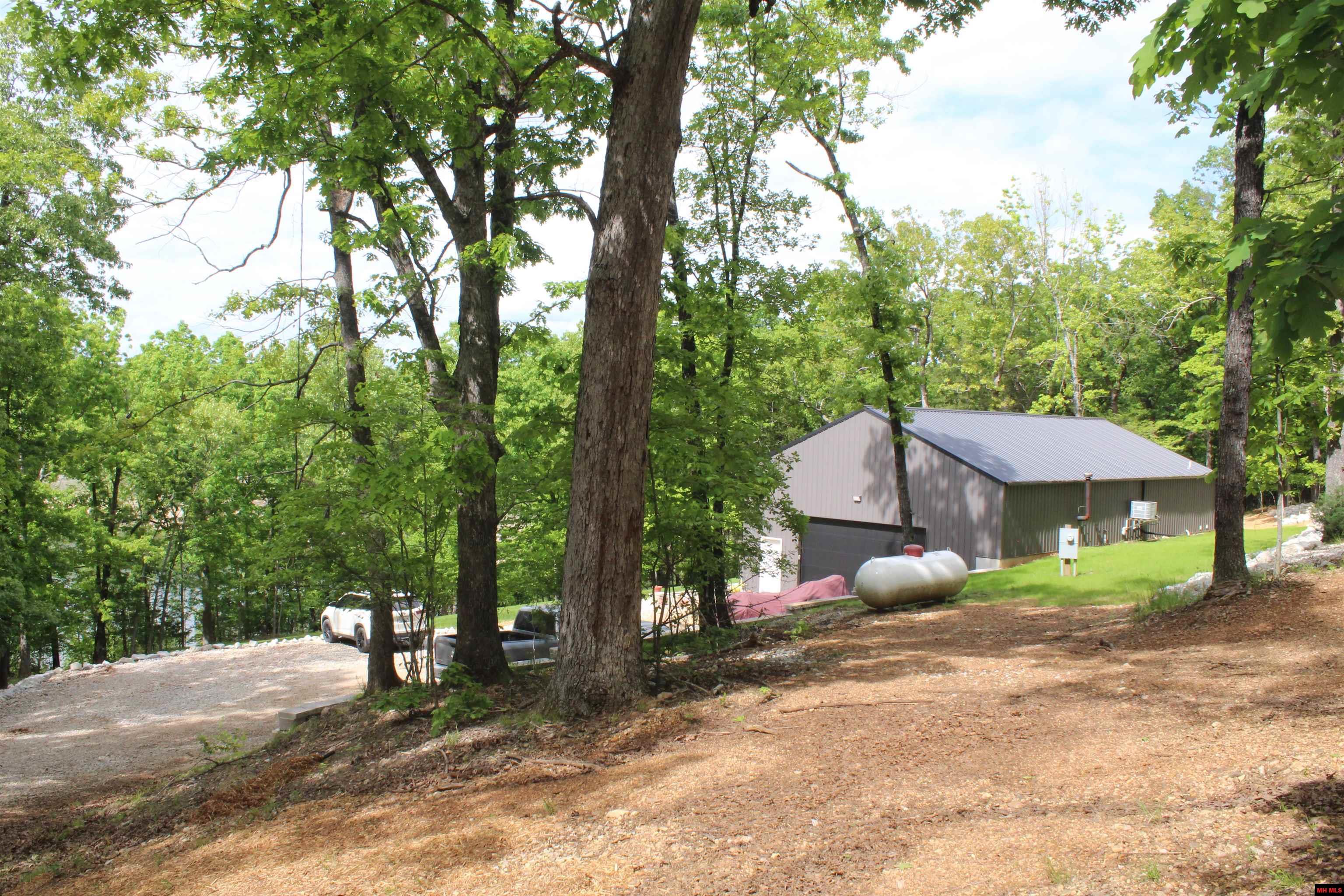 170 BLUE LAKE DRIVE Protem, MO 65733