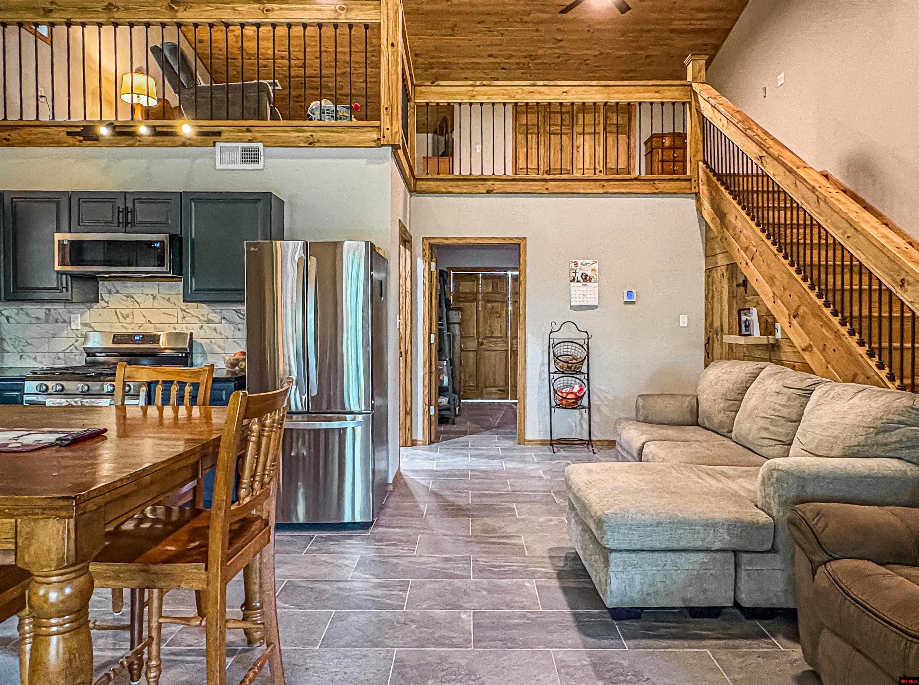 170 BLUE LAKE DRIVE Protem, MO 65733