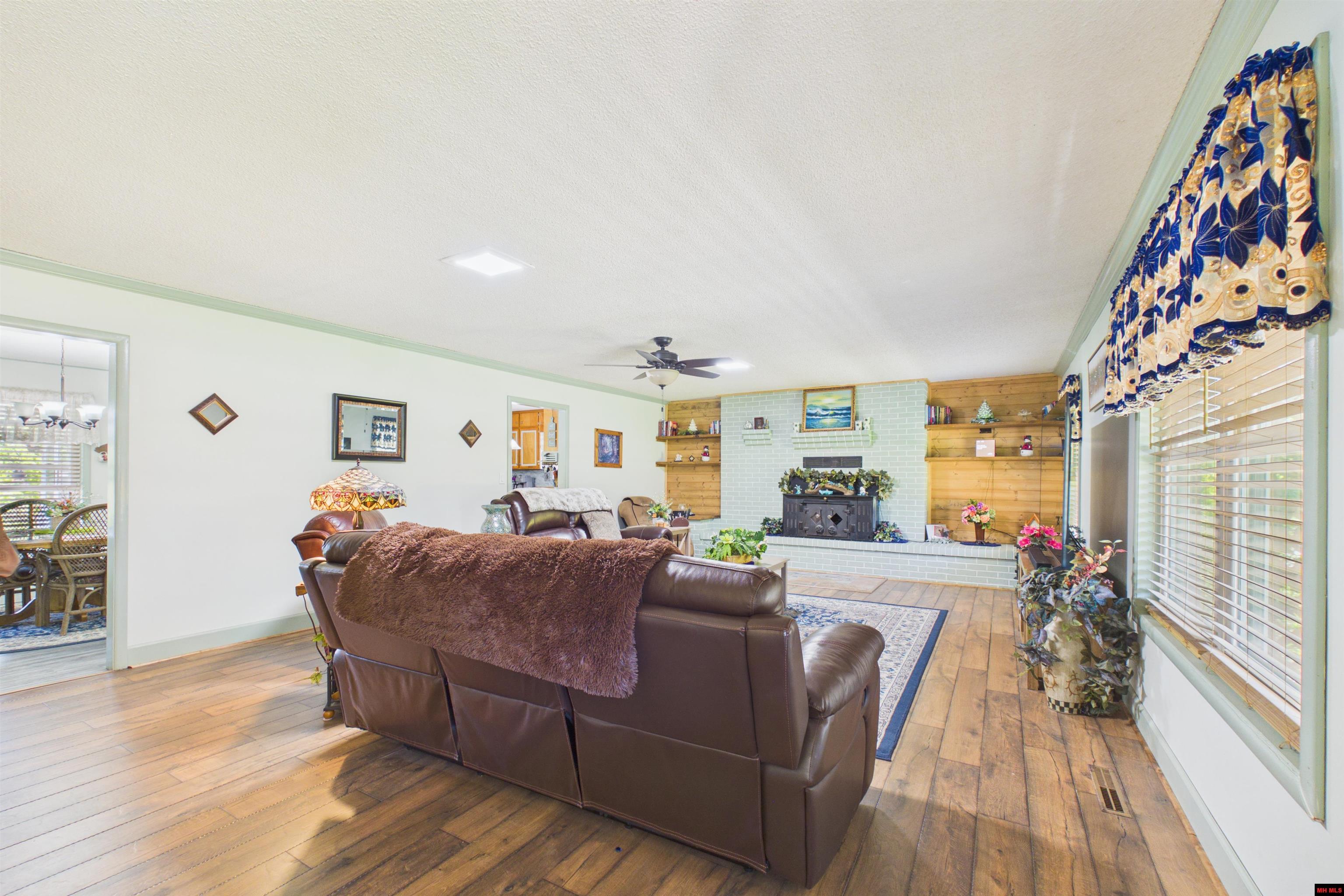 1417 HWY 178 WEST Midway, AR 72651