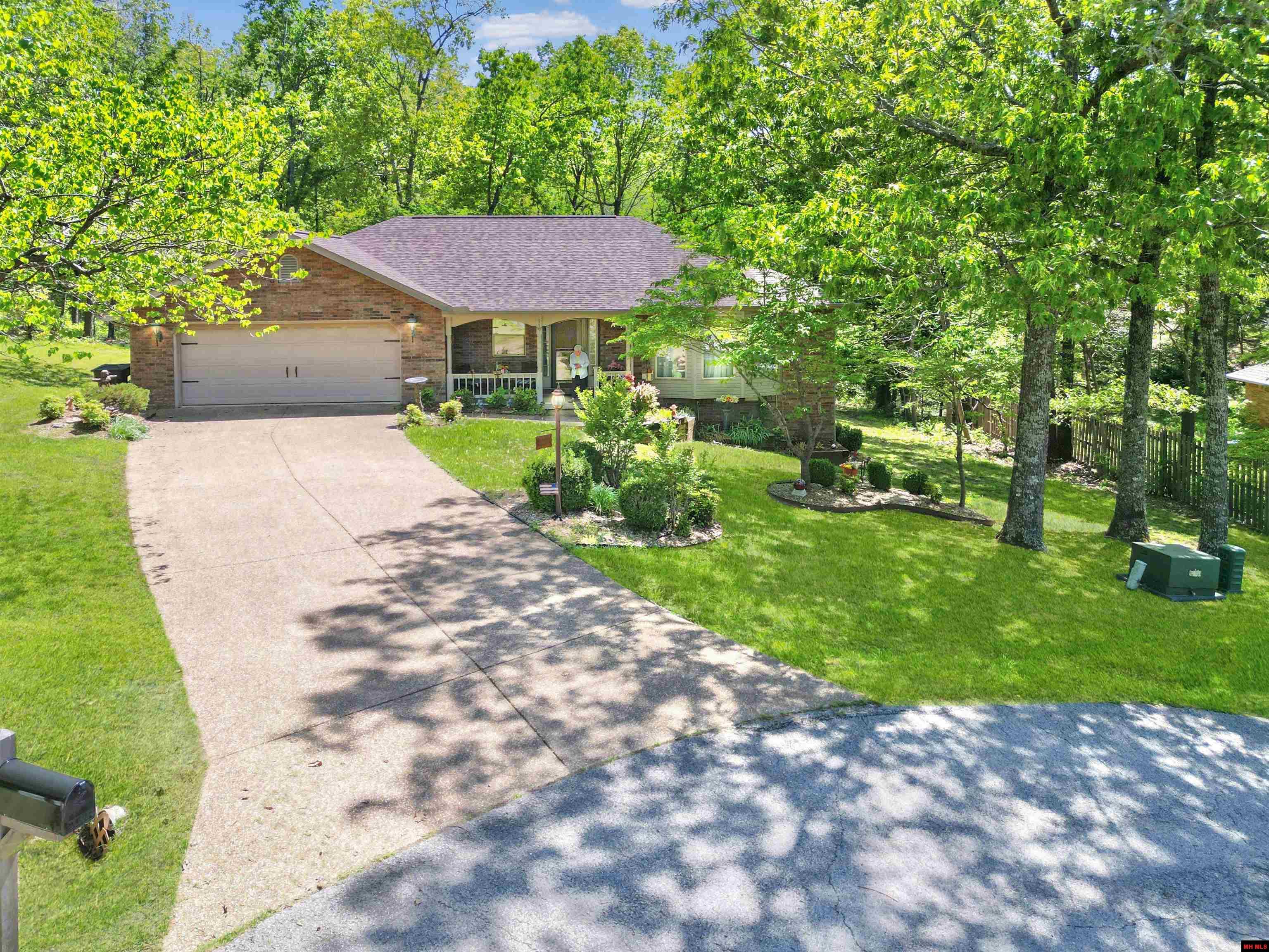 119 Woodcreek Court