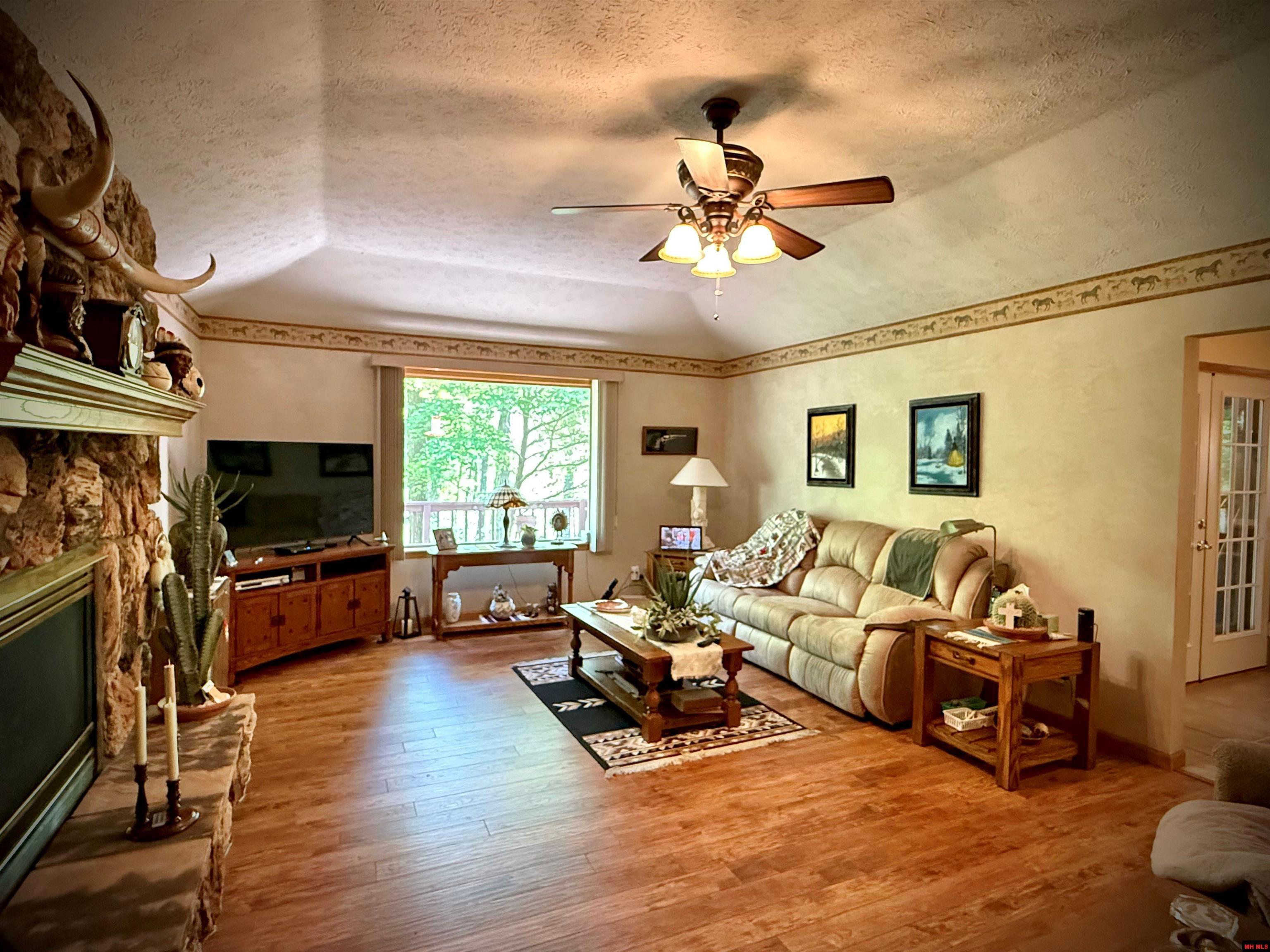 119 Woodcreek Court