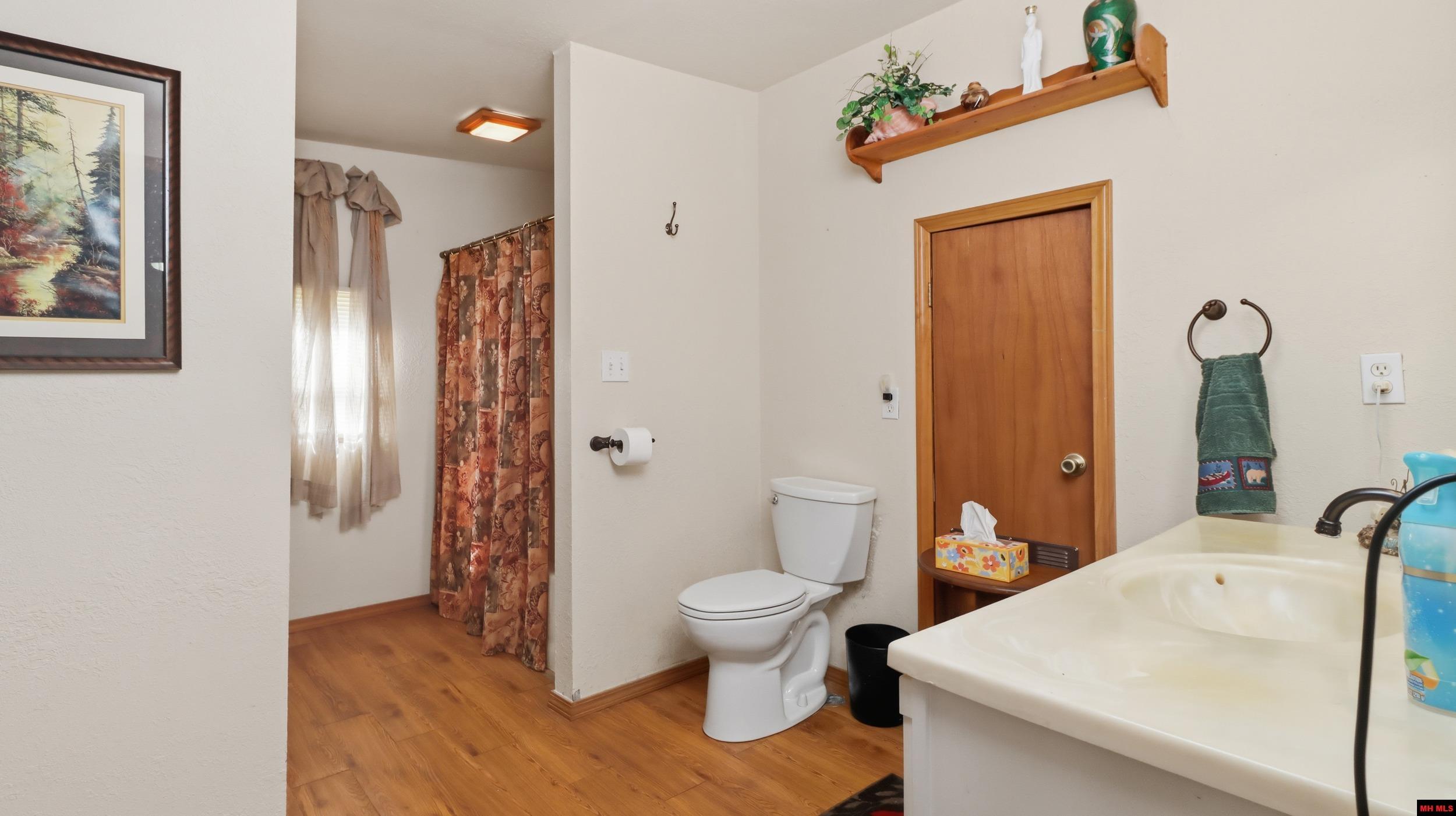 1054 KALIJAH ROAD Protem, MO 65733