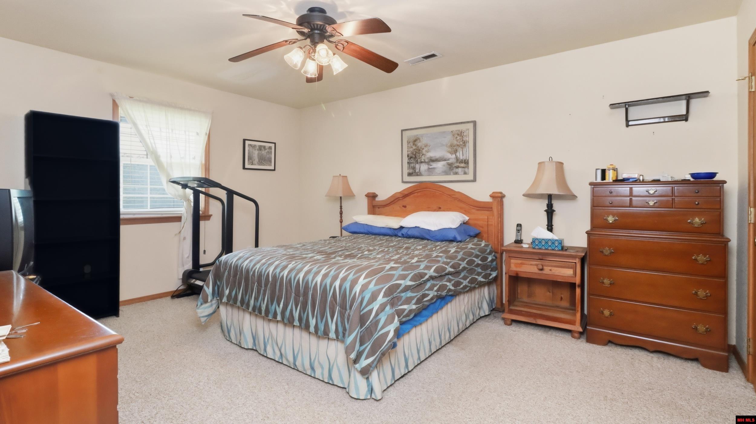 1054 KALIJAH ROAD Protem, MO 65733