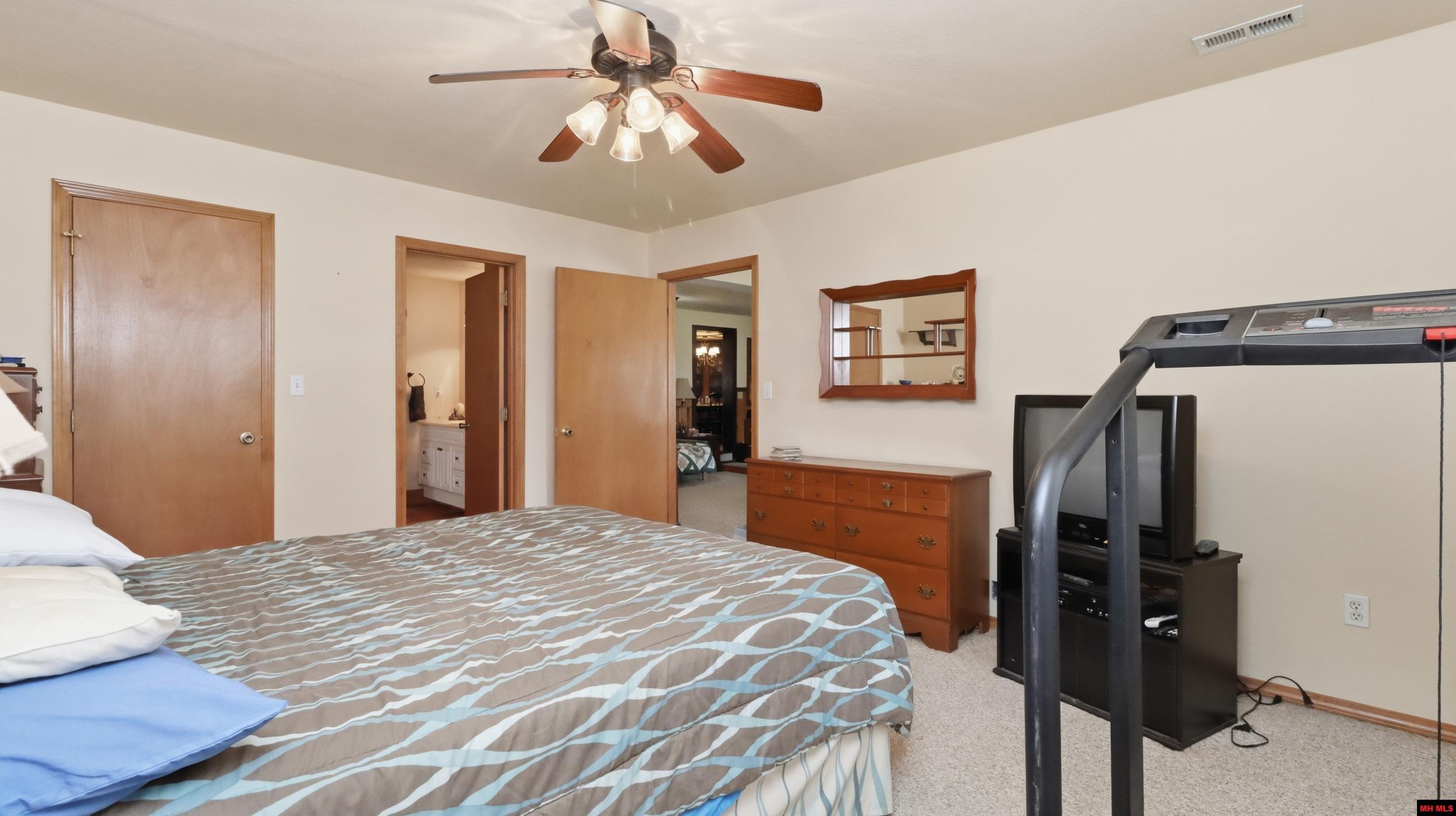 1054 KALIJAH ROAD Protem, MO 65733