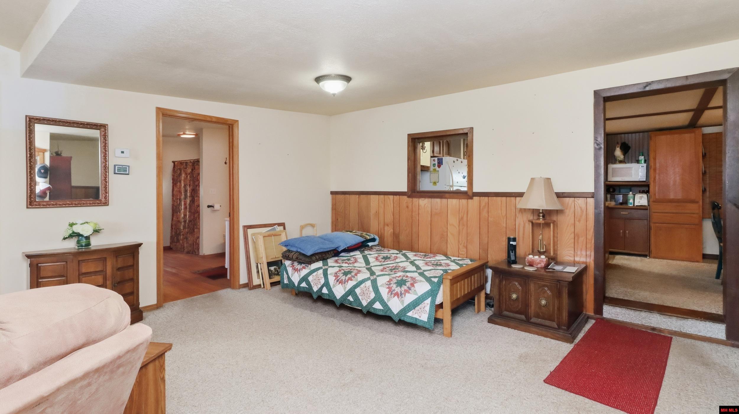 1054 KALIJAH ROAD Protem, MO 65733