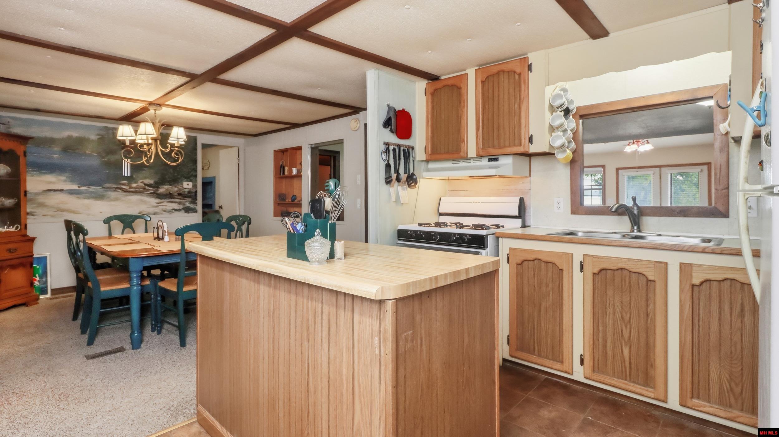 1054 KALIJAH ROAD Protem, MO 65733