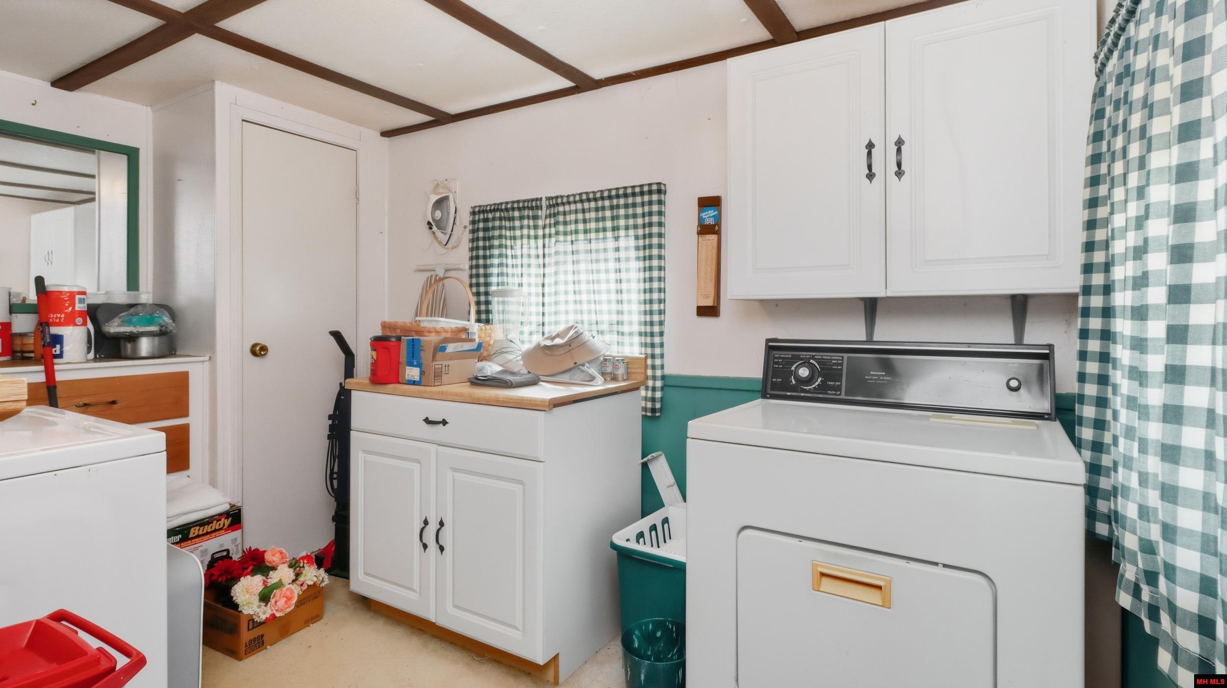 1054 KALIJAH ROAD Protem, MO 65733