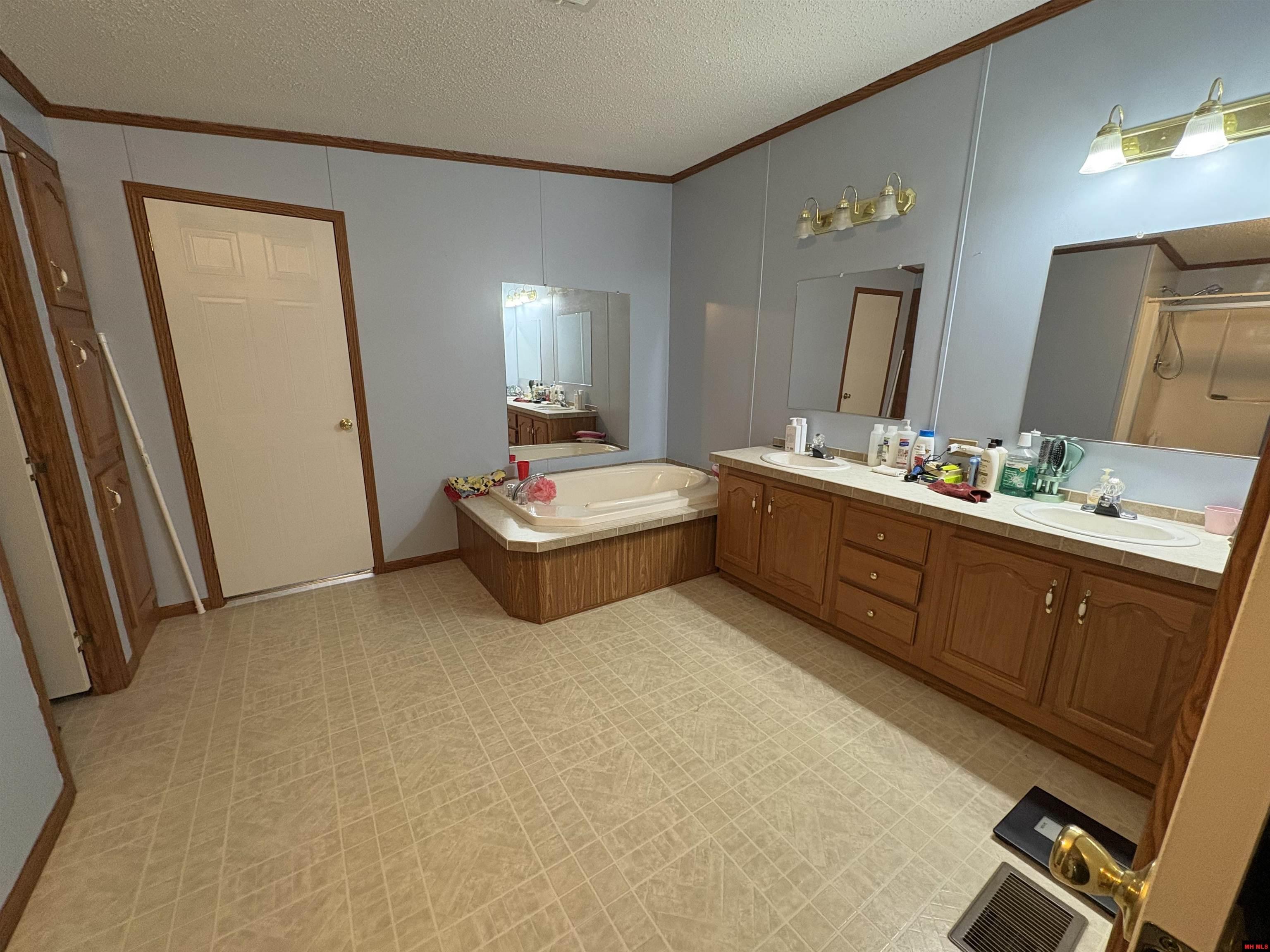 631 CR 853 Green Forest, AR 72638