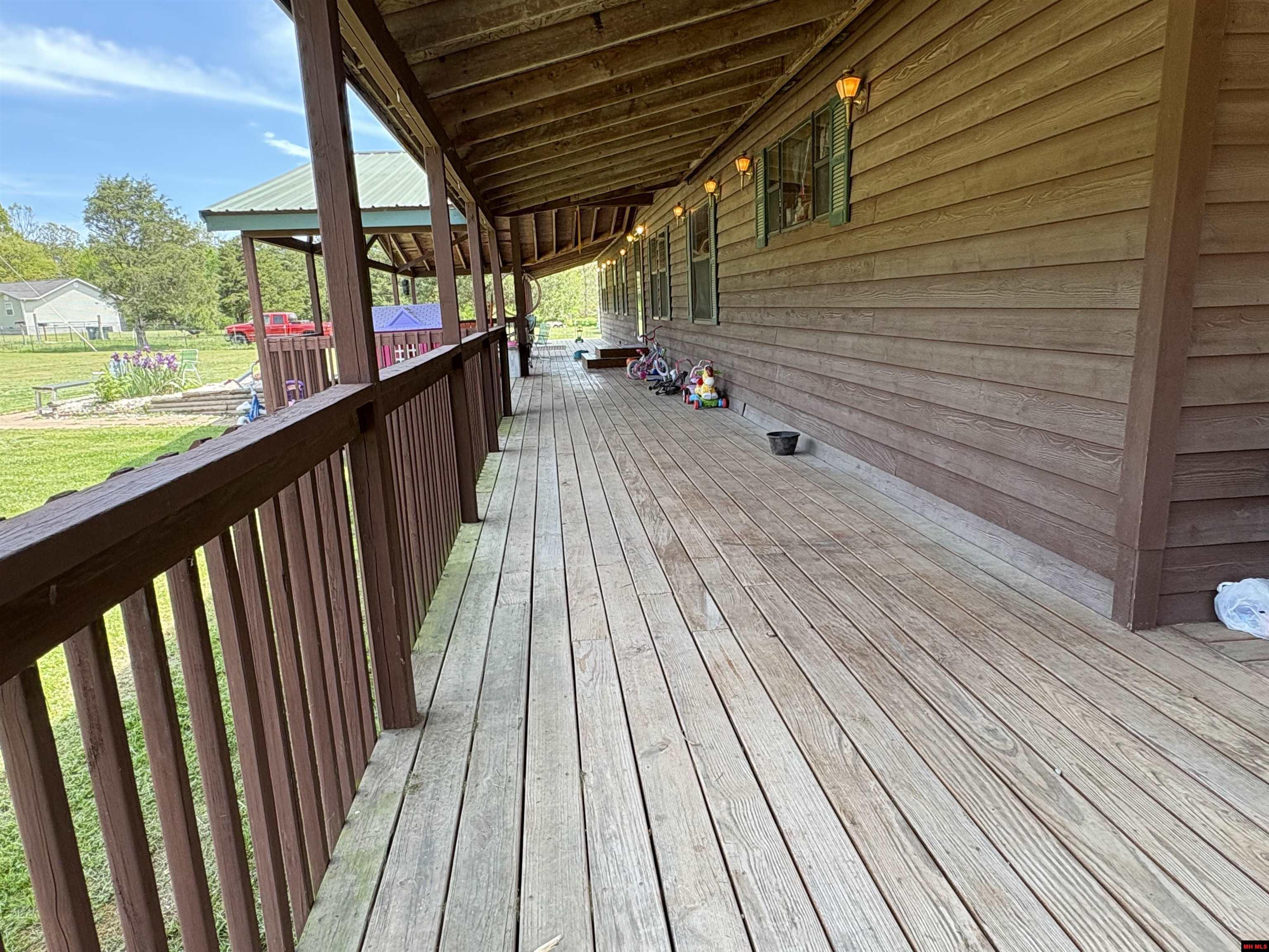 631 CR 853 Green Forest, AR 72638