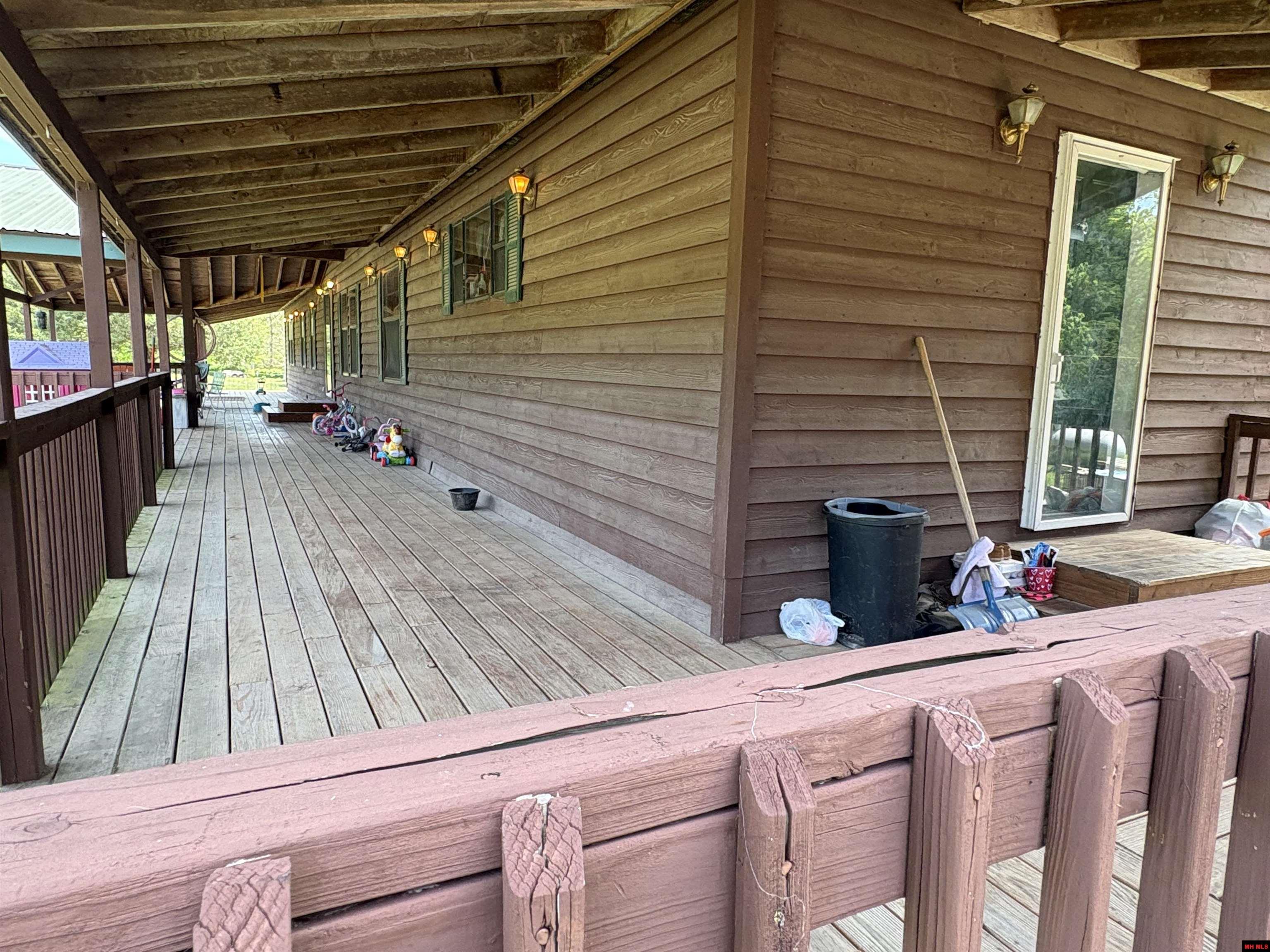 631 CR 853 Green Forest, AR 72638
