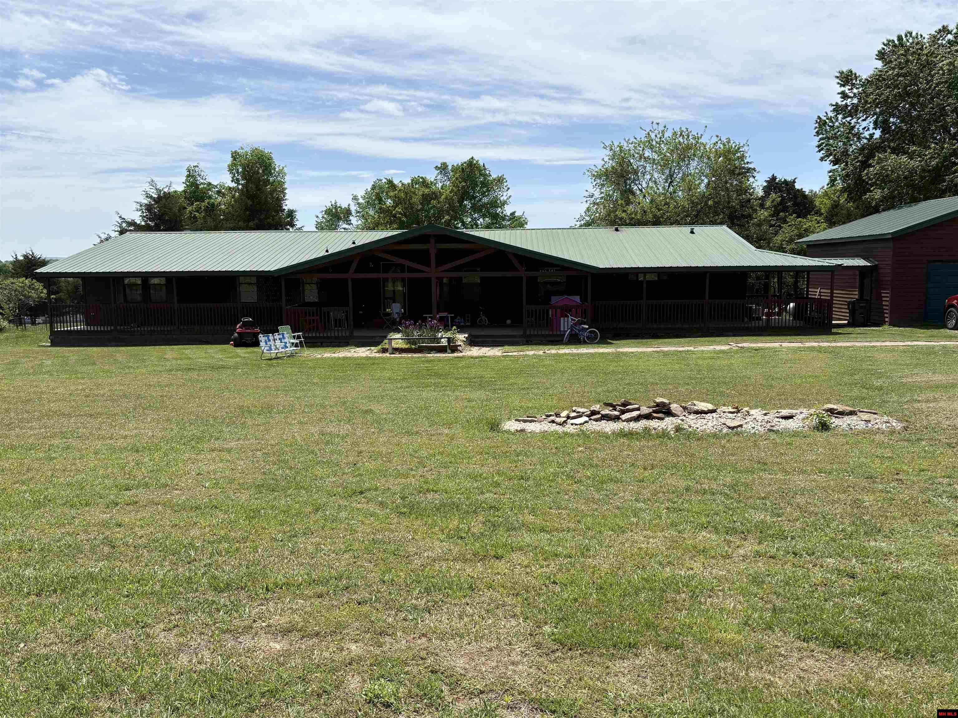 631 CR 853 Green Forest, AR 72638