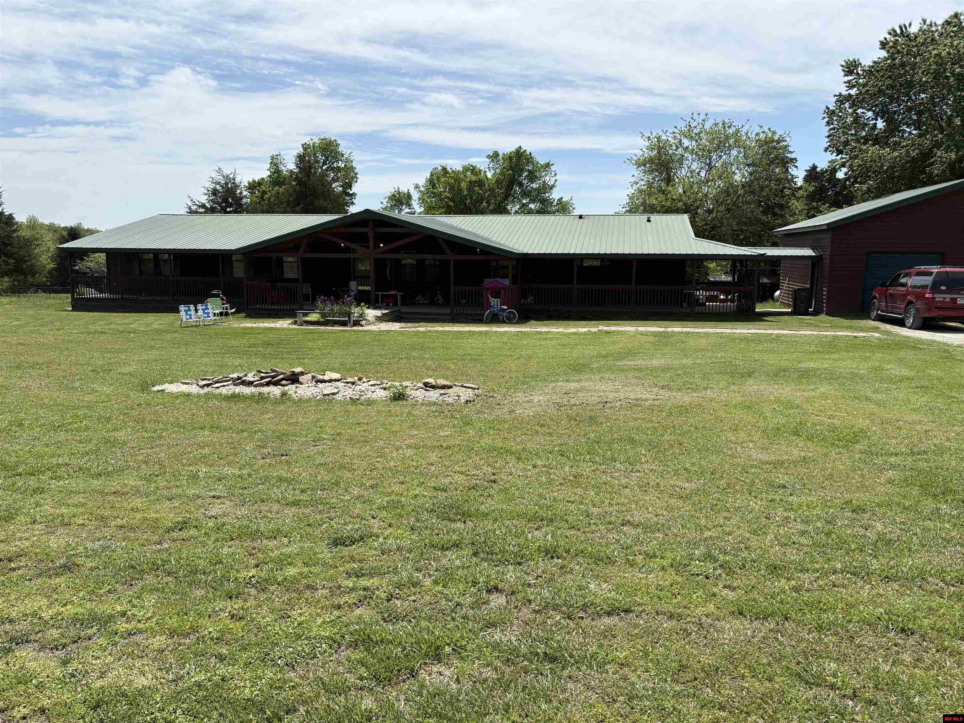 631 CR 853 Green Forest, AR 72638