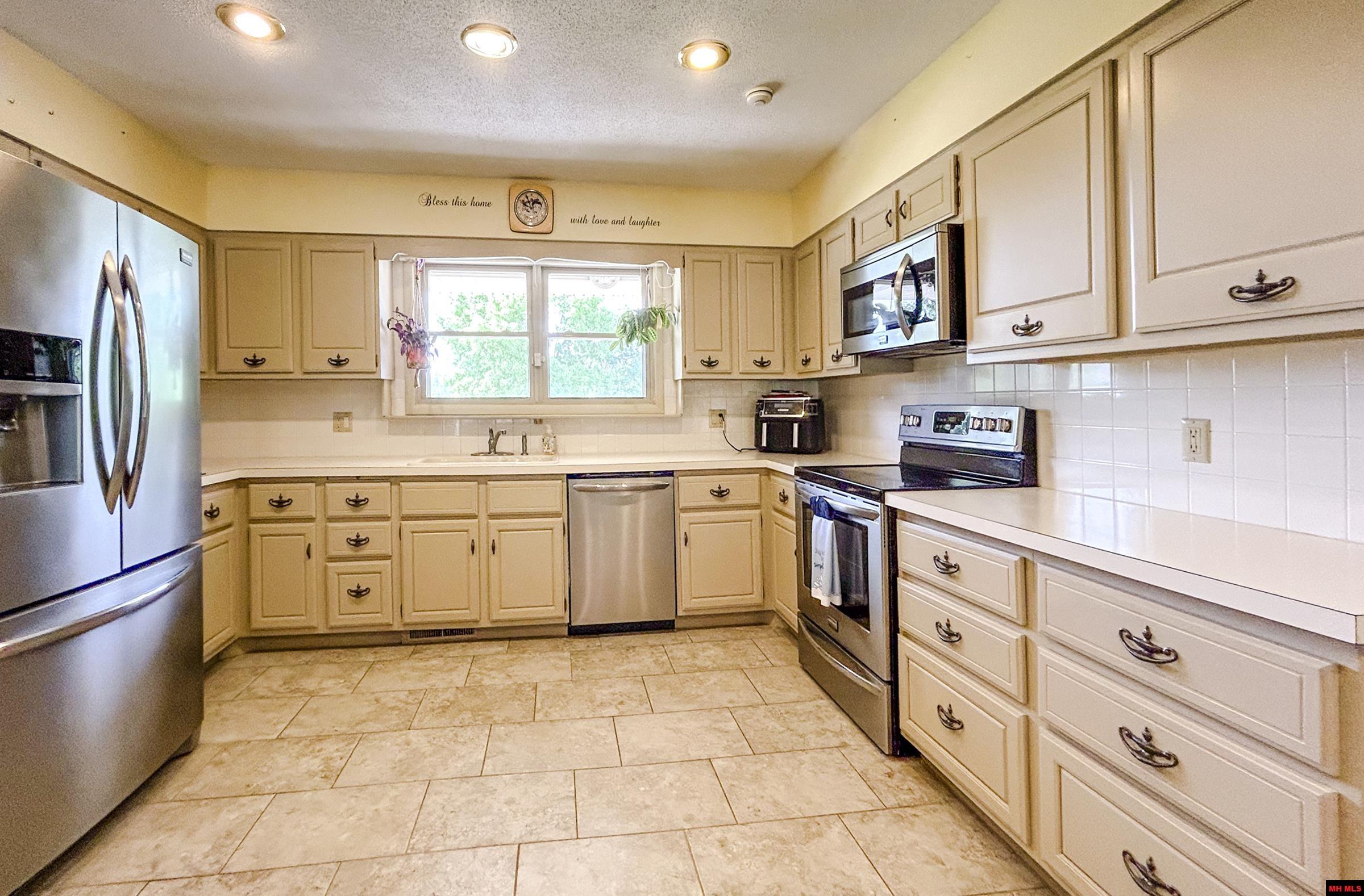 835 E 1ST STREET Mountain Home, AR 72653