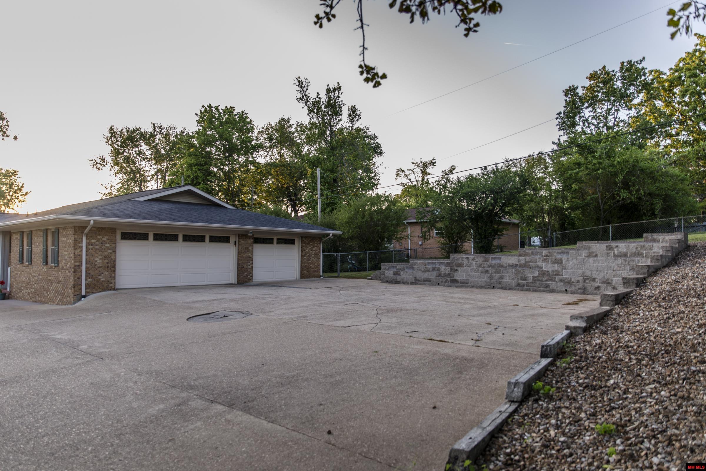 835 E 1ST STREET Mountain Home, AR 72653