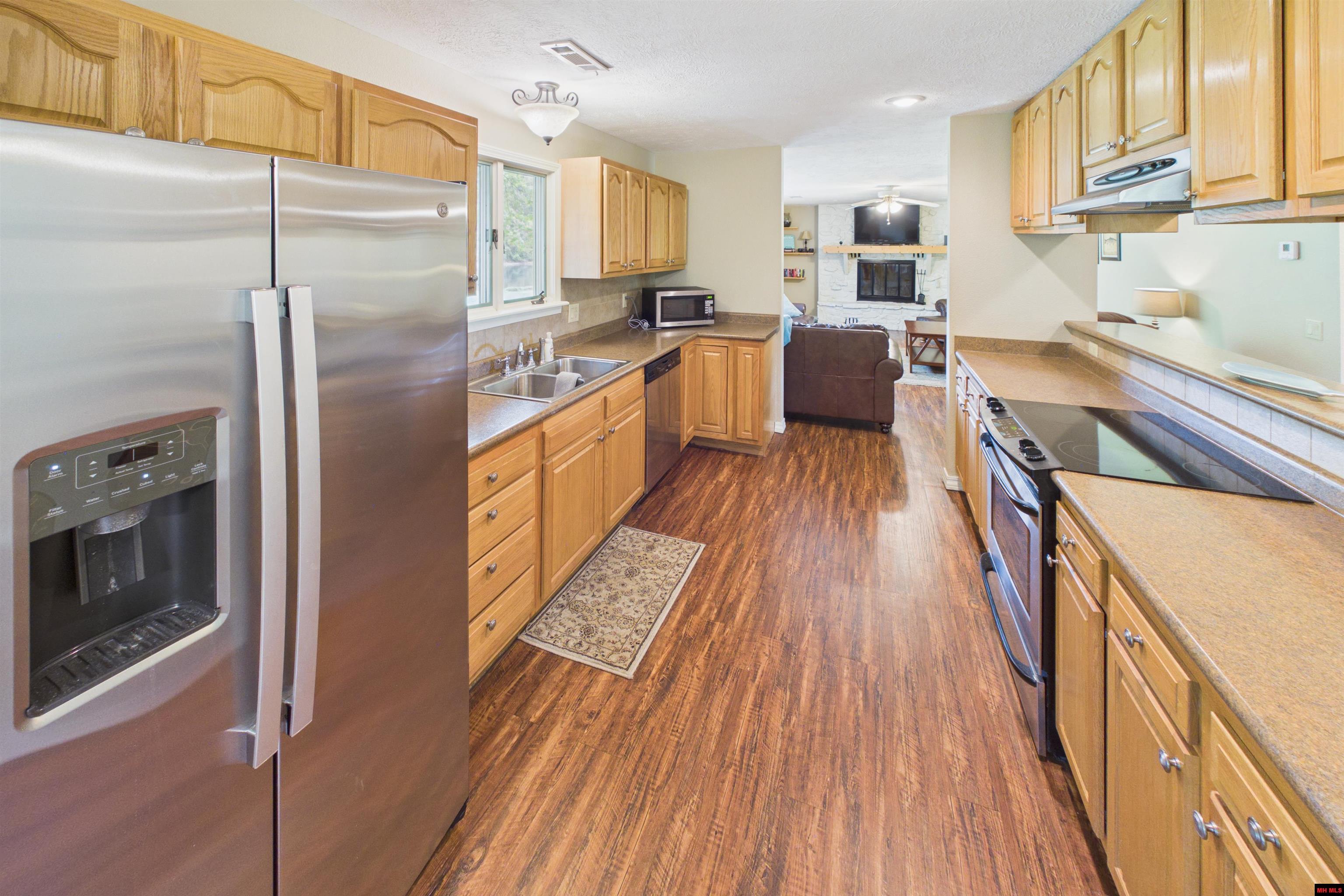 2796 RIVERVIEW DRIVE Norfork, AR 72658