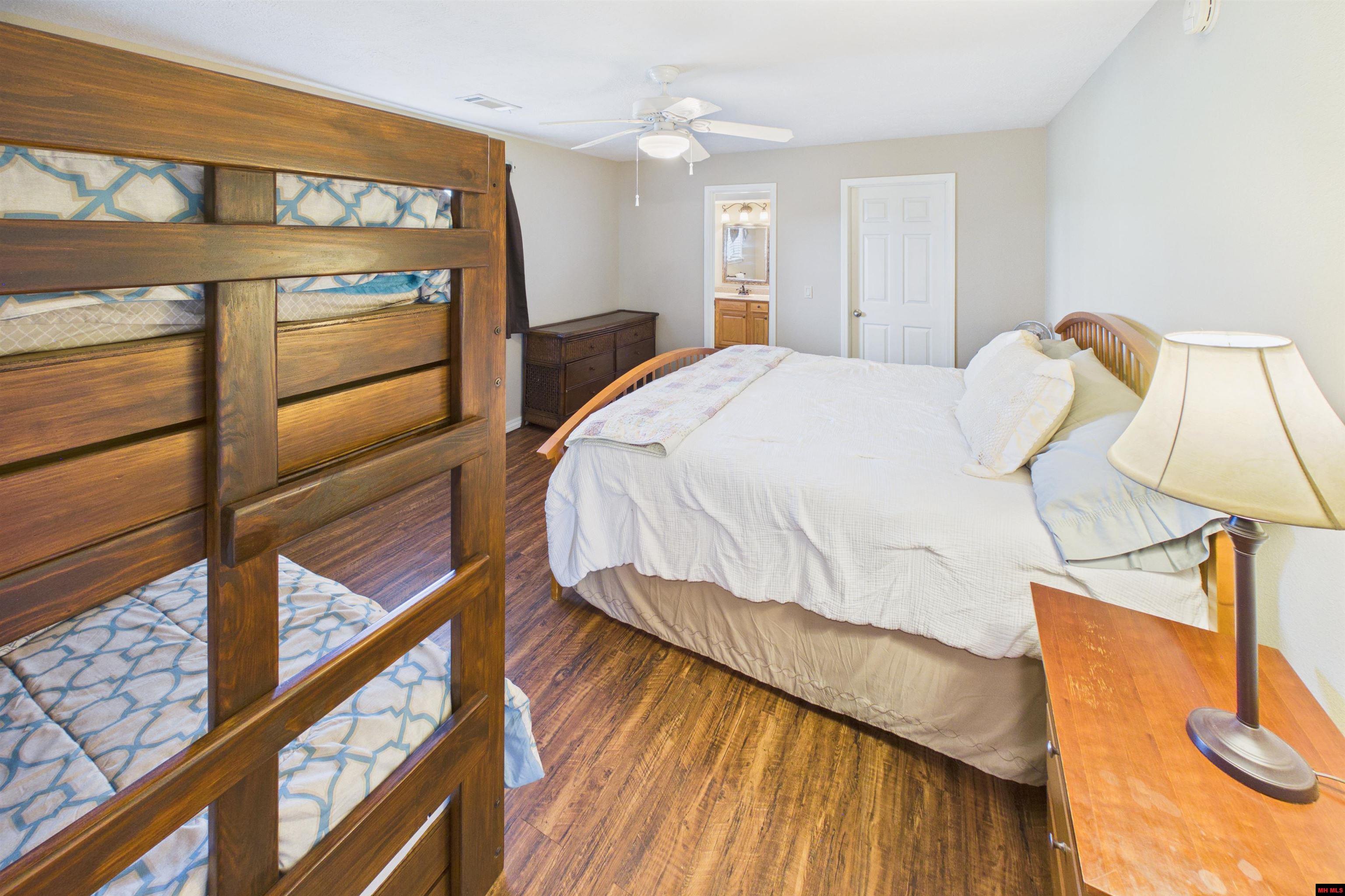 2796 RIVERVIEW DRIVE Norfork, AR 72658