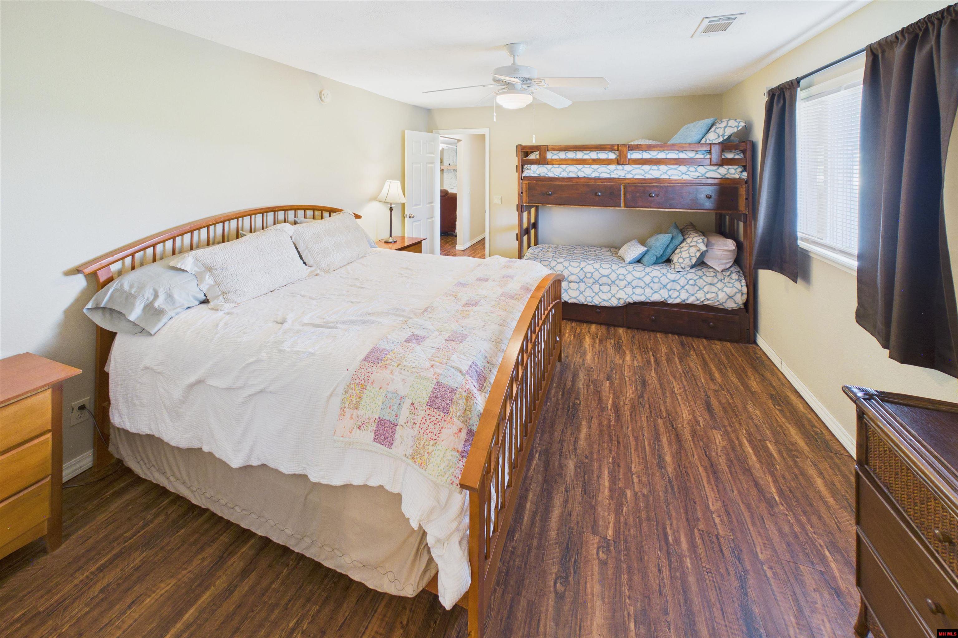 2796 RIVERVIEW DRIVE Norfork, AR 72658