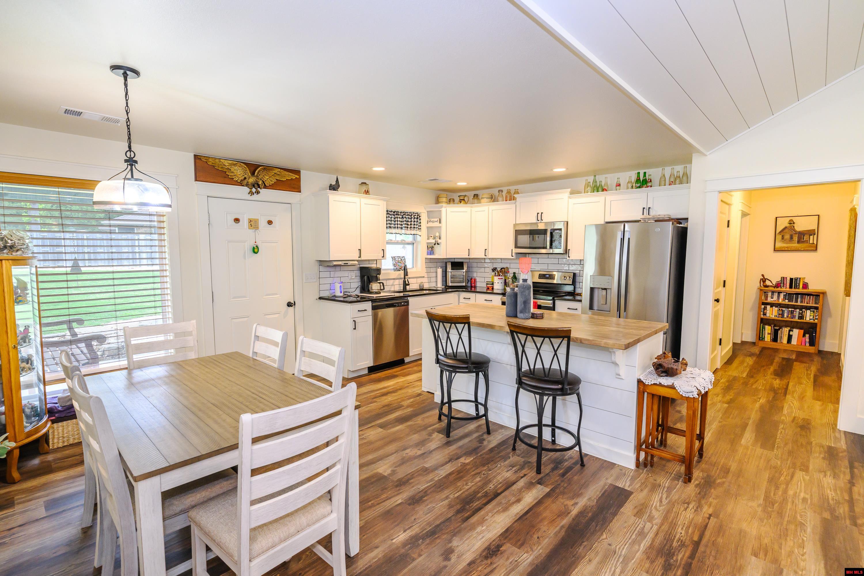 126 WINTERVIEW Bull Shoals, AR