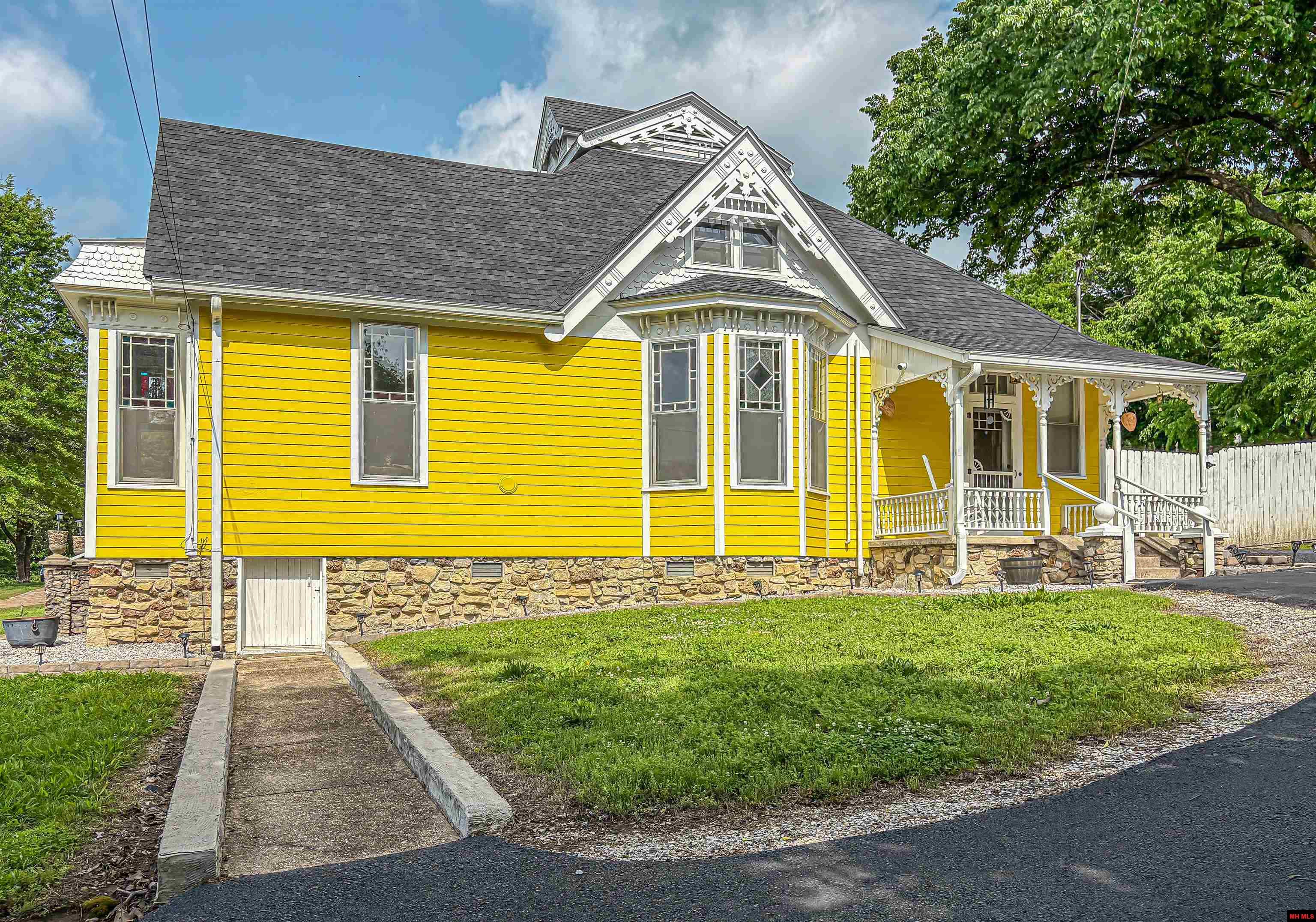 432 HWY 62 EAST Yellville, AR 72687
