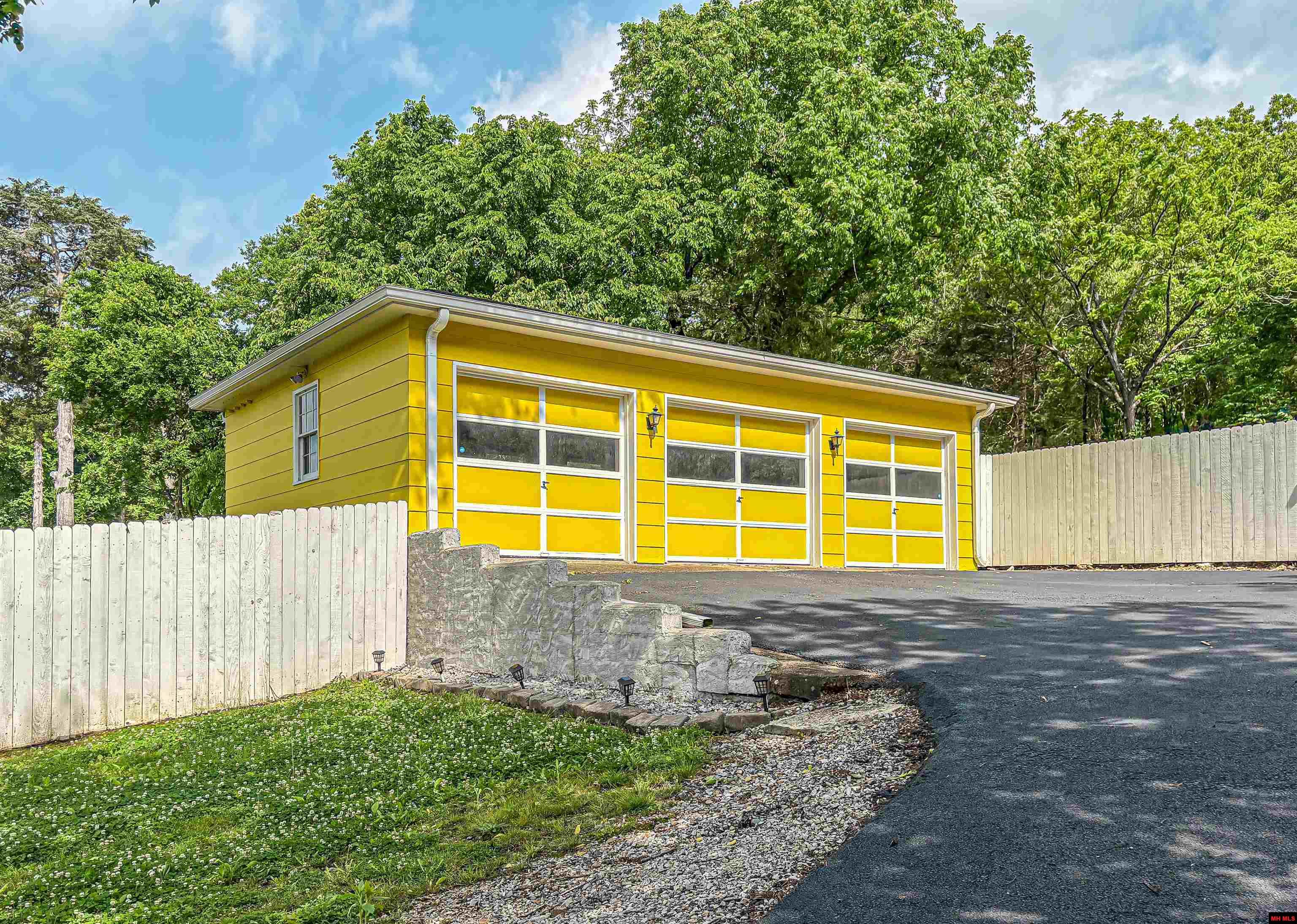 432 HWY 62 EAST Yellville, AR 72687