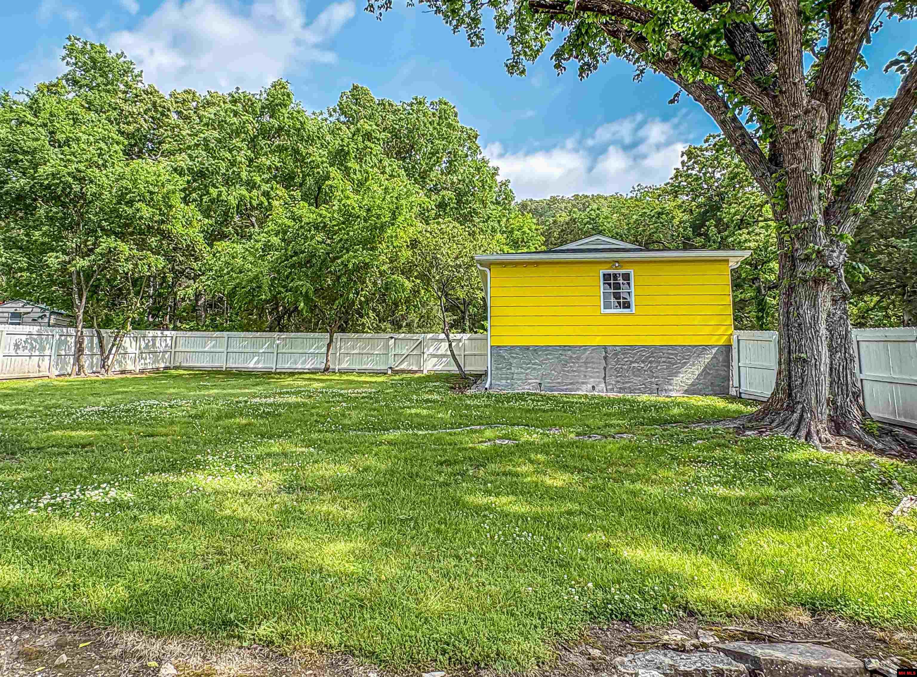 432 HWY 62 EAST Yellville, AR 72687